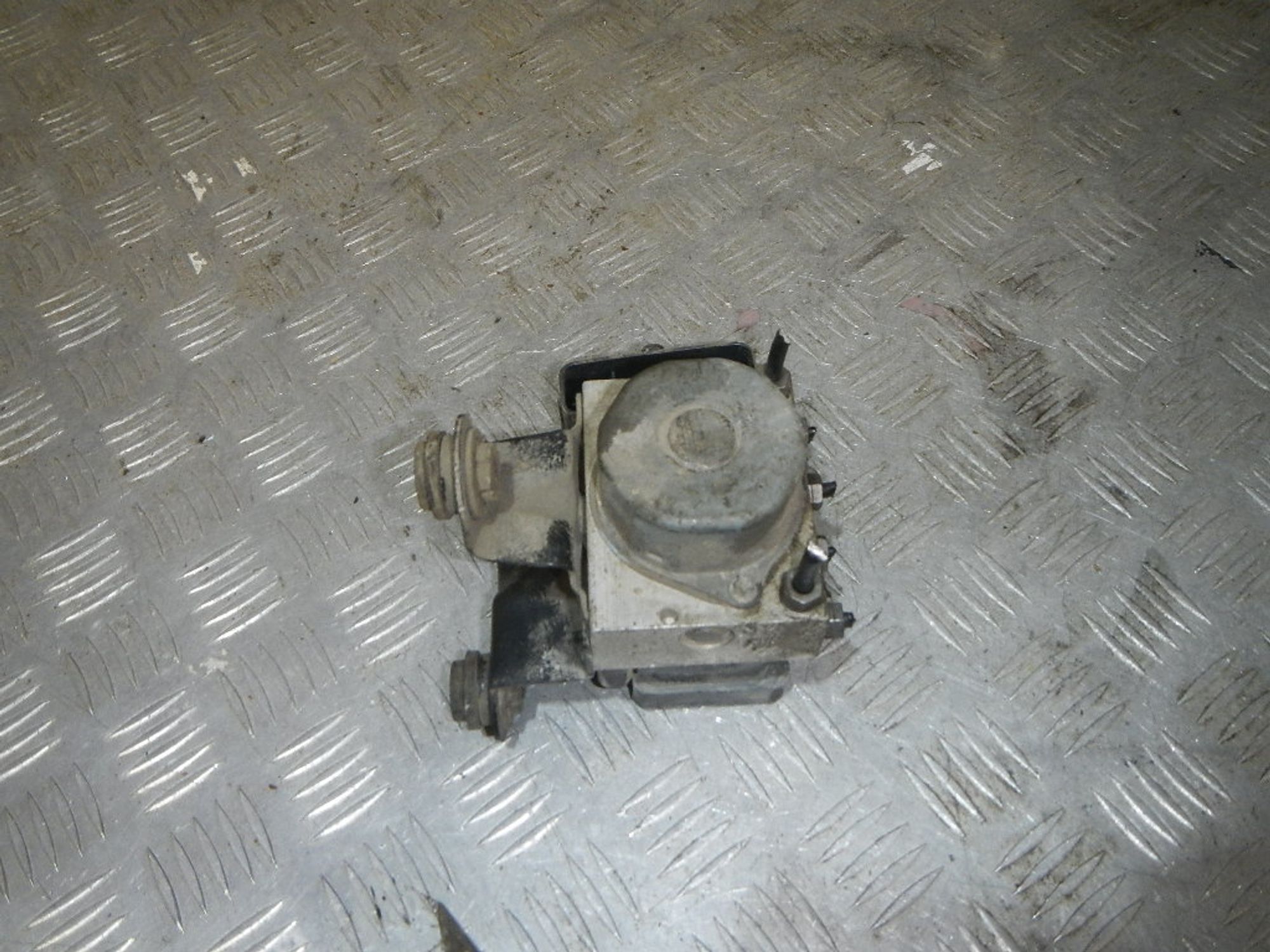 https://ycs.partsauto.market/partsauto-images/thmbs/b135e93f2d106a11df5e4386431c5e55/0d552eff68afa03179f990ff8948c765/783be54211ed381735f7c3f594f707cc.jpg