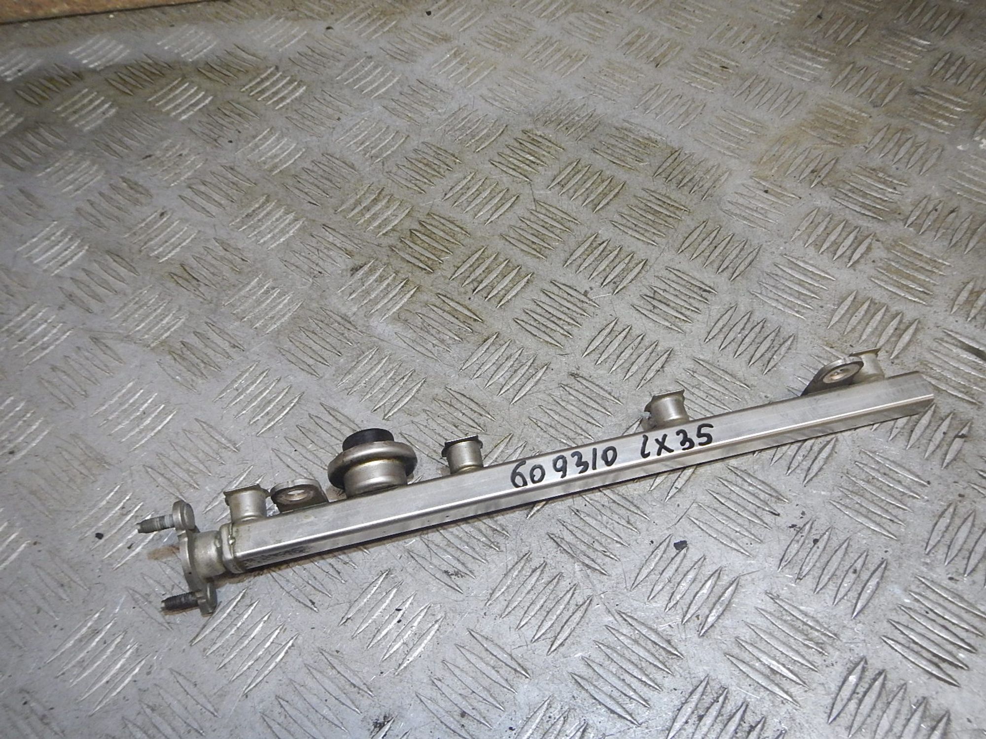 https://ycs.partsauto.market/partsauto-images/thmbs/b135e93f2d106a11df5e4386431c5e55/0ec6c44c01fb6e376f44d5f32f1167ca/4c63f0d43f436cbc45e6fe7c9fafe365.jpg