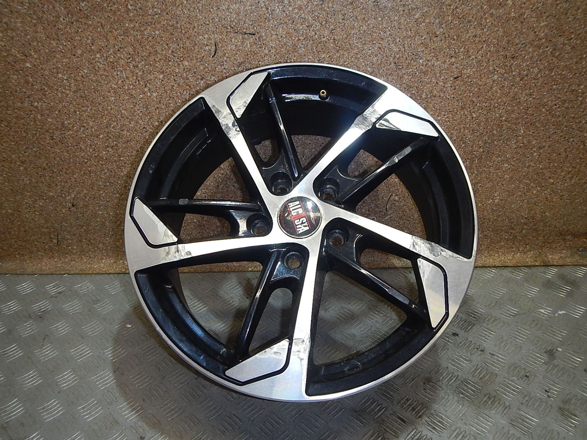 https://ycs.partsauto.market/partsauto-images/thmbs/b135e93f2d106a11df5e4386431c5e55/0fe262e2caea80a252ab3e9015dbb726/365d6fb04d767ace3fe3c0c005492a45.jpg