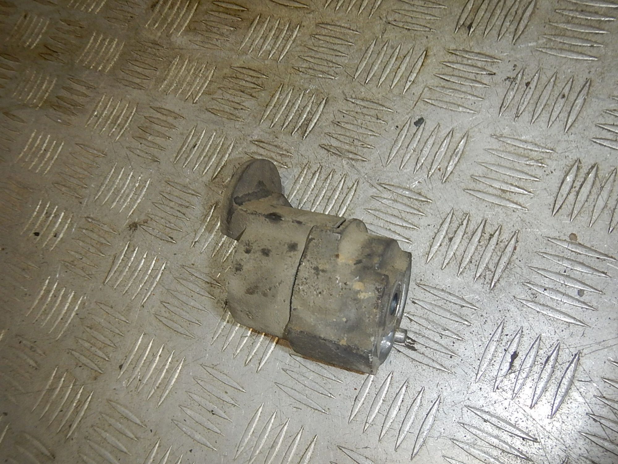 https://ycs.partsauto.market/partsauto-images/thmbs/b135e93f2d106a11df5e4386431c5e55/10d7880d0c05ebf5132c9ff0777b4fb6/72e785827444aae0a33001b8df9f2626.jpg