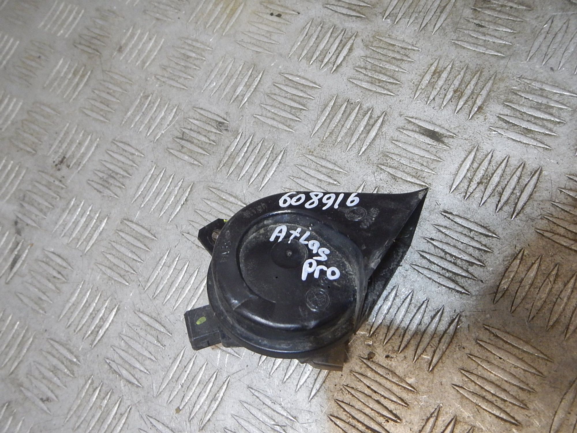 https://ycs.partsauto.market/partsauto-images/thmbs/b135e93f2d106a11df5e4386431c5e55/1712d775e37c9fc321b26b5d11514ac6/74d33cd4d3d7c8767eb6d84fef758b6b.jpg