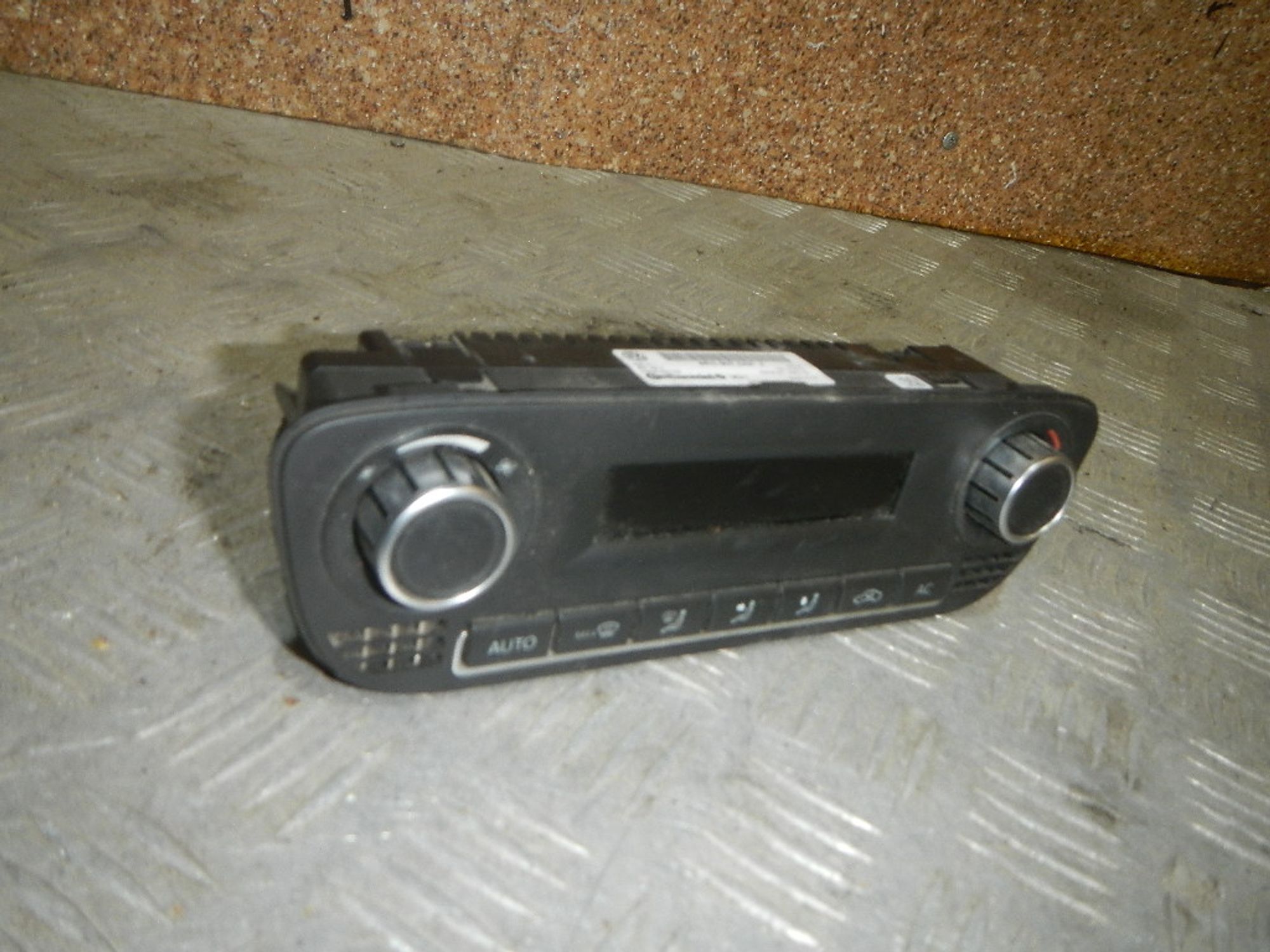 https://ycs.partsauto.market/partsauto-images/thmbs/b135e93f2d106a11df5e4386431c5e55/18140ea0e9cbf342001370f58760ebd7/2f9fef0a2214134764ed051e93c2953e.jpg