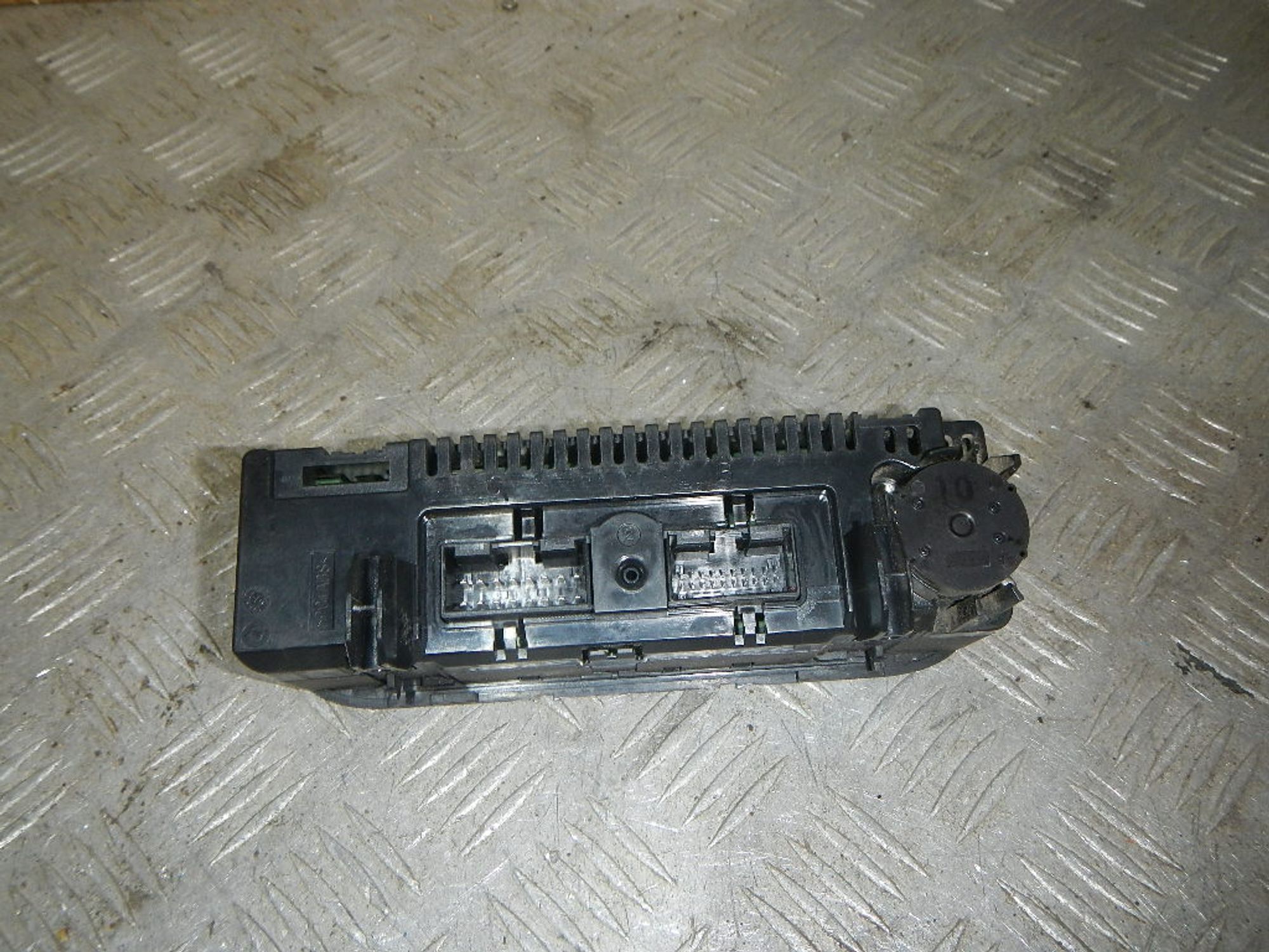 https://ycs.partsauto.market/partsauto-images/thmbs/b135e93f2d106a11df5e4386431c5e55/18140ea0e9cbf342001370f58760ebd7/b2affc464cd4d8a5ea88387bf982745f.jpg