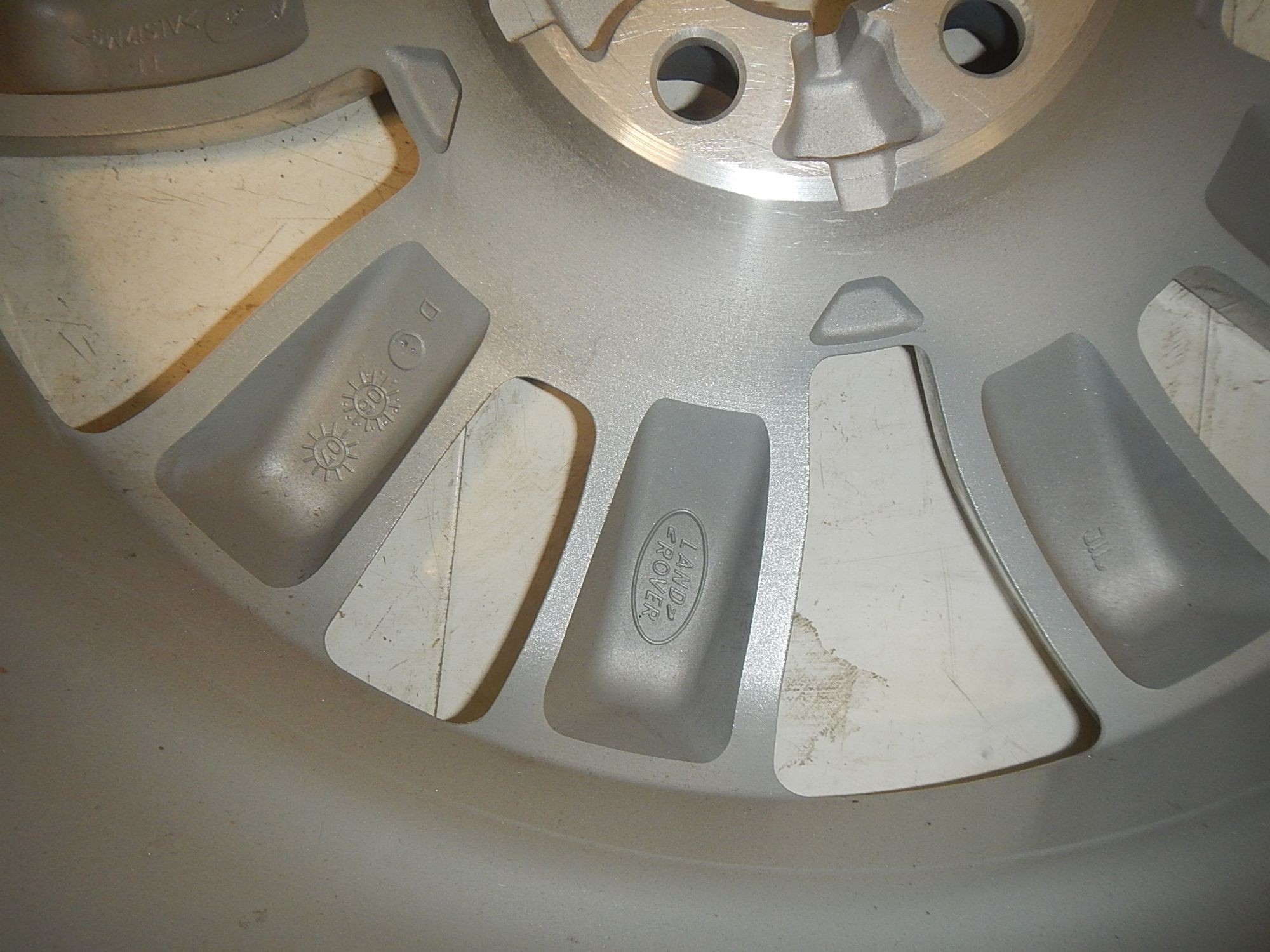 https://ycs.partsauto.market/partsauto-images/thmbs/b135e93f2d106a11df5e4386431c5e55/19161ed67e379e636eb38353e84b7fab/2c2b0ecad851a8eeb11a4a9a7e835ae0.jpg