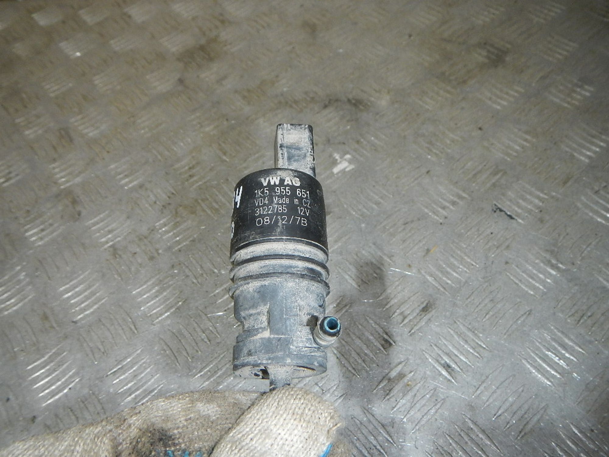 https://ycs.partsauto.market/partsauto-images/thmbs/b135e93f2d106a11df5e4386431c5e55/1d207522d553d3e64ae22b255d4df535/38e33e934289030a02fa4cda2dcb1054.jpg