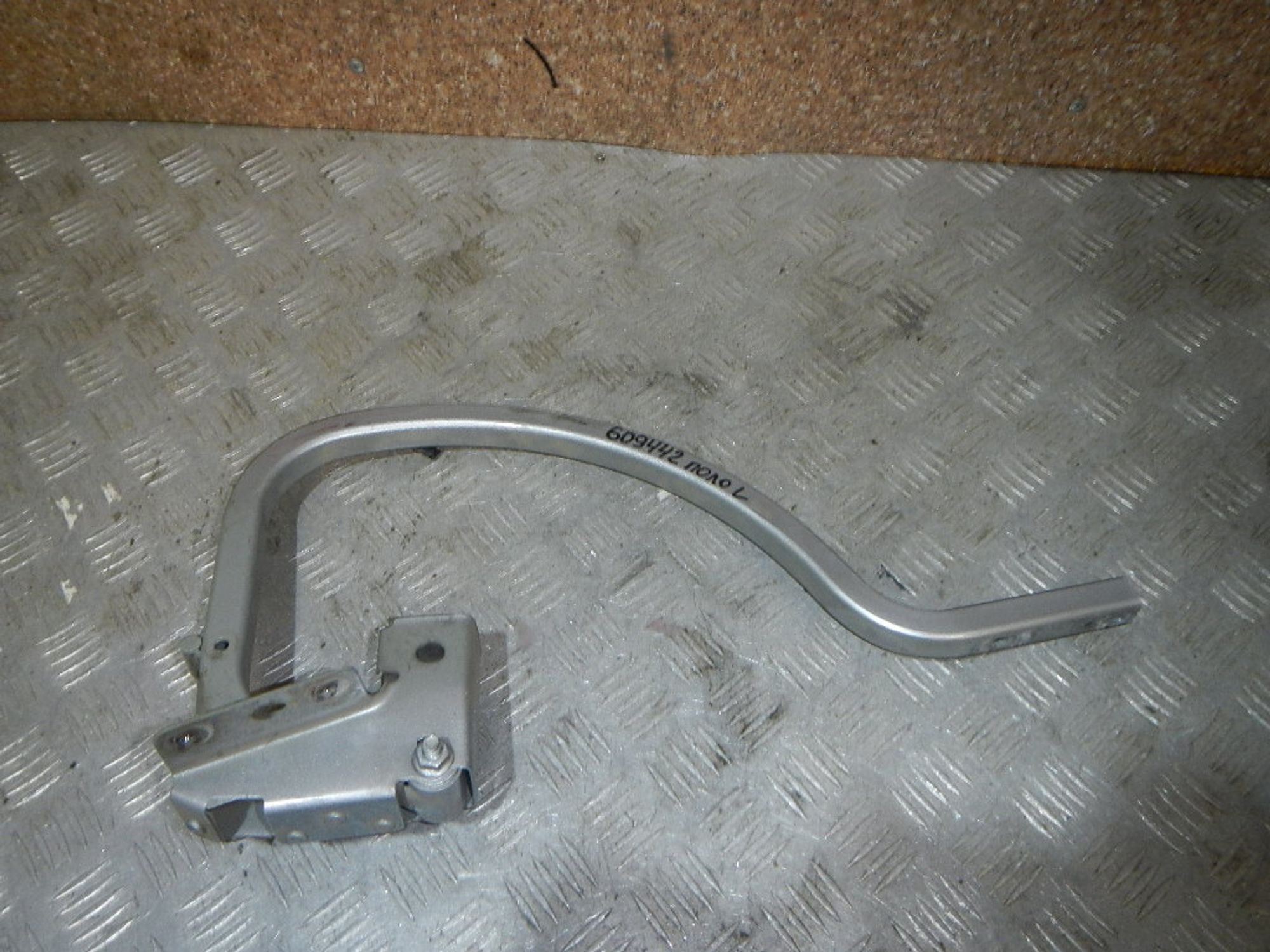 https://ycs.partsauto.market/partsauto-images/thmbs/b135e93f2d106a11df5e4386431c5e55/1f96f73e7854b94c5bd1f8c56da45bba/6e3d53c01bf1c3f0421c25fc83a0d9ca.jpg