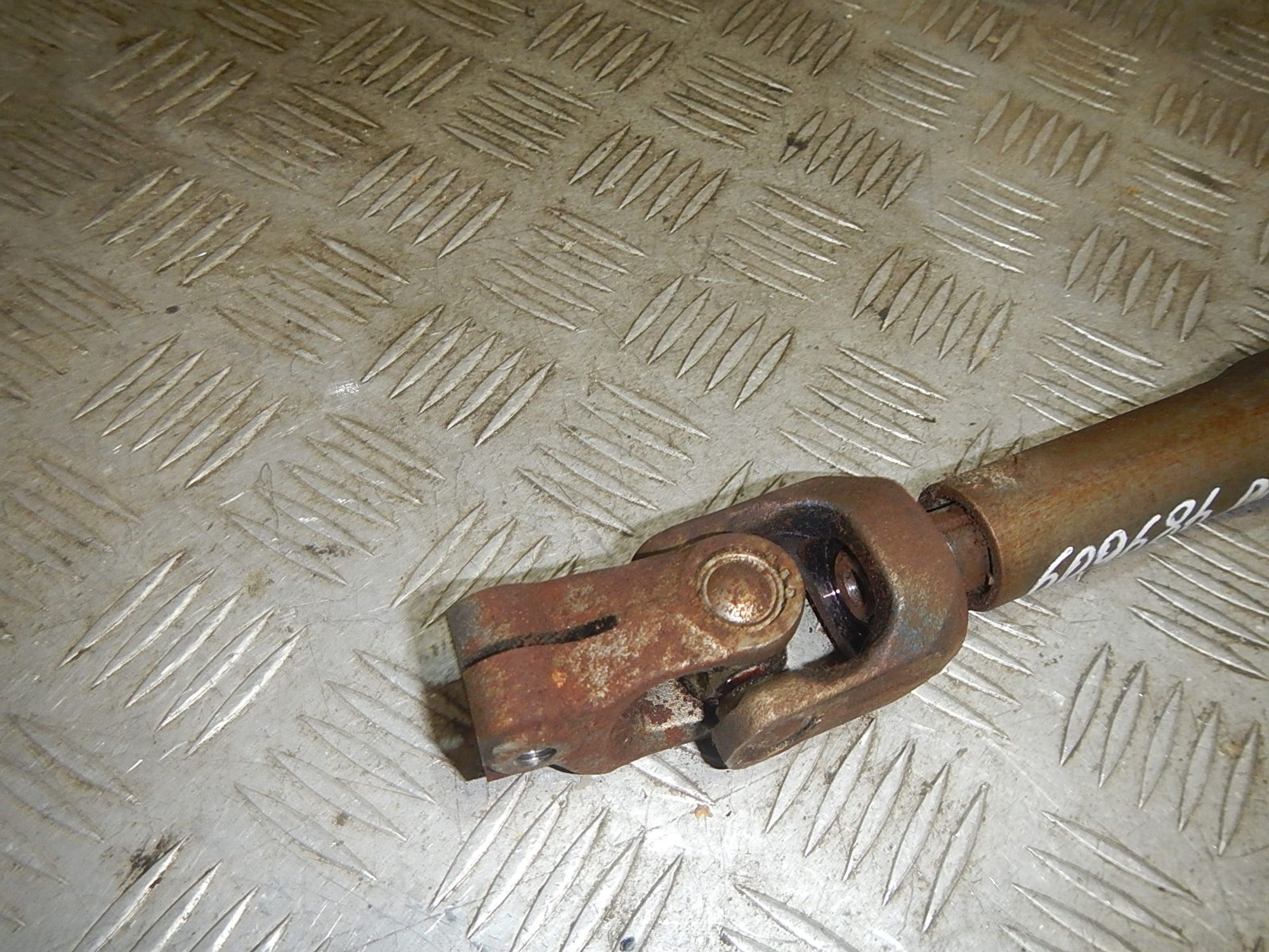 https://ycs.partsauto.market/partsauto-images/thmbs/b135e93f2d106a11df5e4386431c5e55/2236e3bad3380aab7fc0074aeec4d3ac/495a37420b7c1a1fd3693be77de064f9.jpg