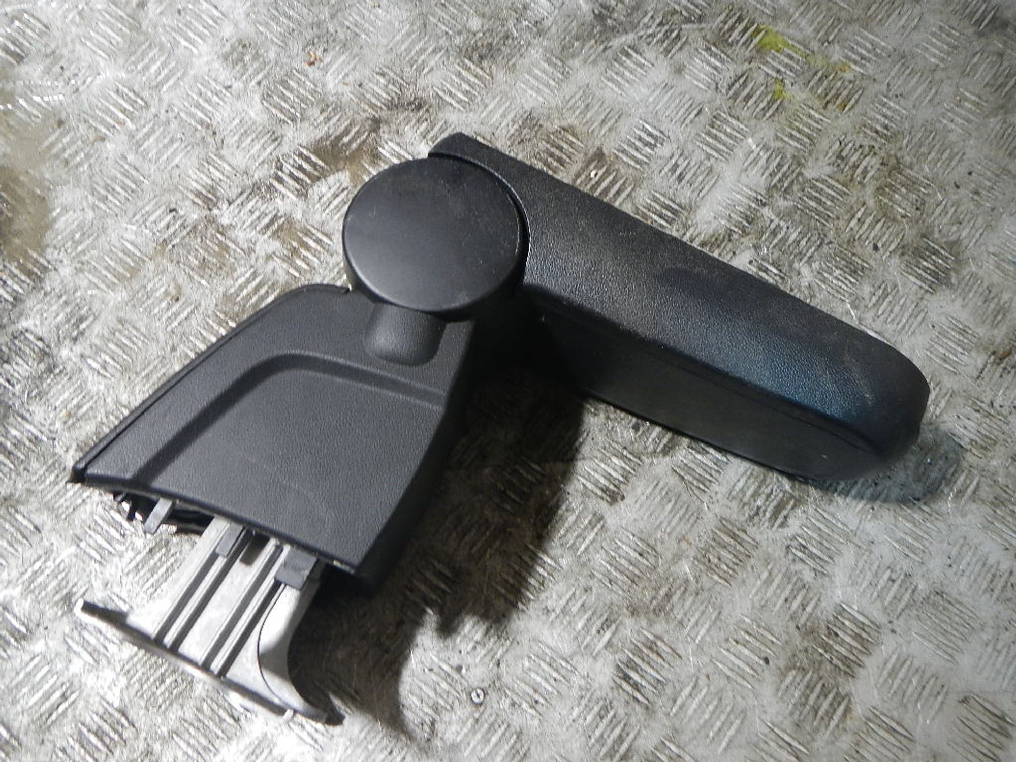 https://ycs.partsauto.market/partsauto-images/thmbs/b135e93f2d106a11df5e4386431c5e55/23757a7e90bd9fdb46840c510861c2dd/12aa2ffe0ec3bcf28a3a6f0fd7e6b71d.jpg