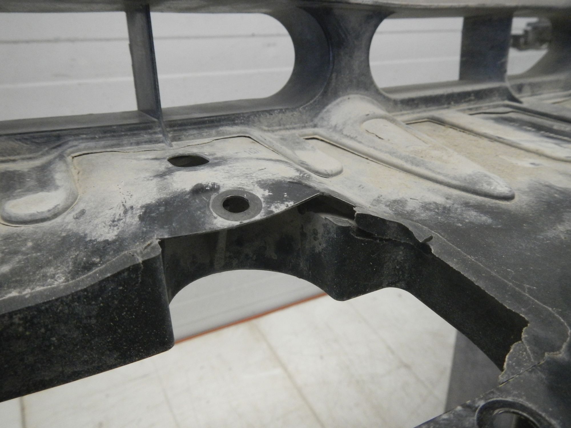 https://ycs.partsauto.market/partsauto-images/thmbs/b135e93f2d106a11df5e4386431c5e55/249cef8479e8e3de90932aef464e2fde/2ca4bec9397c305af55e87eae6a14bff.jpg