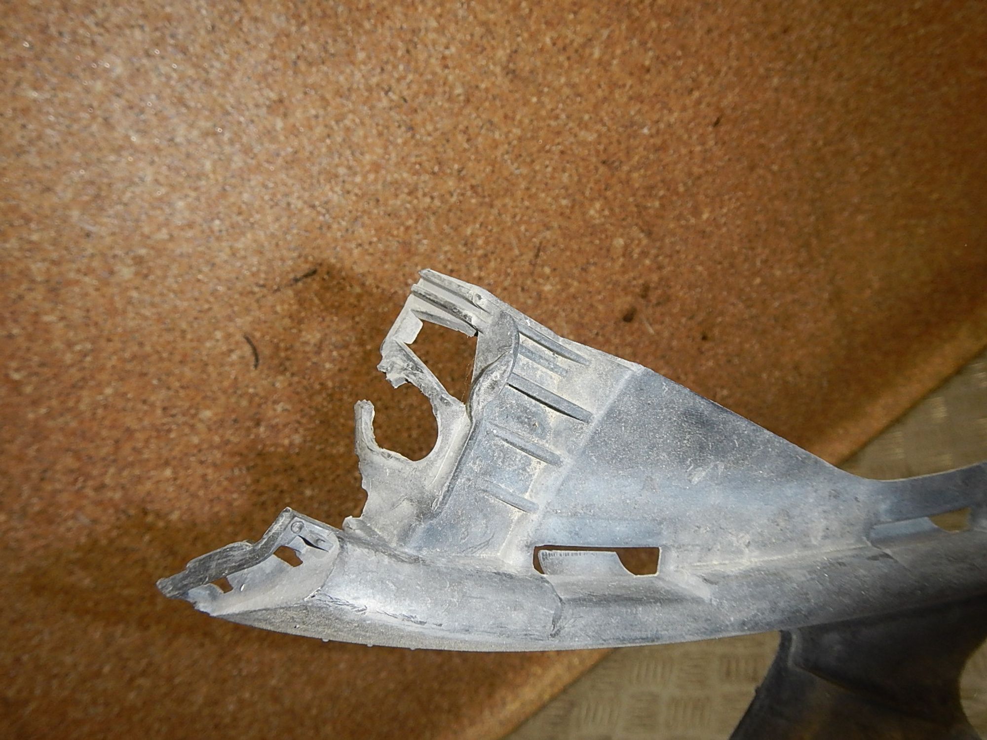 https://ycs.partsauto.market/partsauto-images/thmbs/b135e93f2d106a11df5e4386431c5e55/24df72d2fc2239d9909ce695424a9fcf/9c1e38b90061bcbe26c8e753cb26bf18.jpg