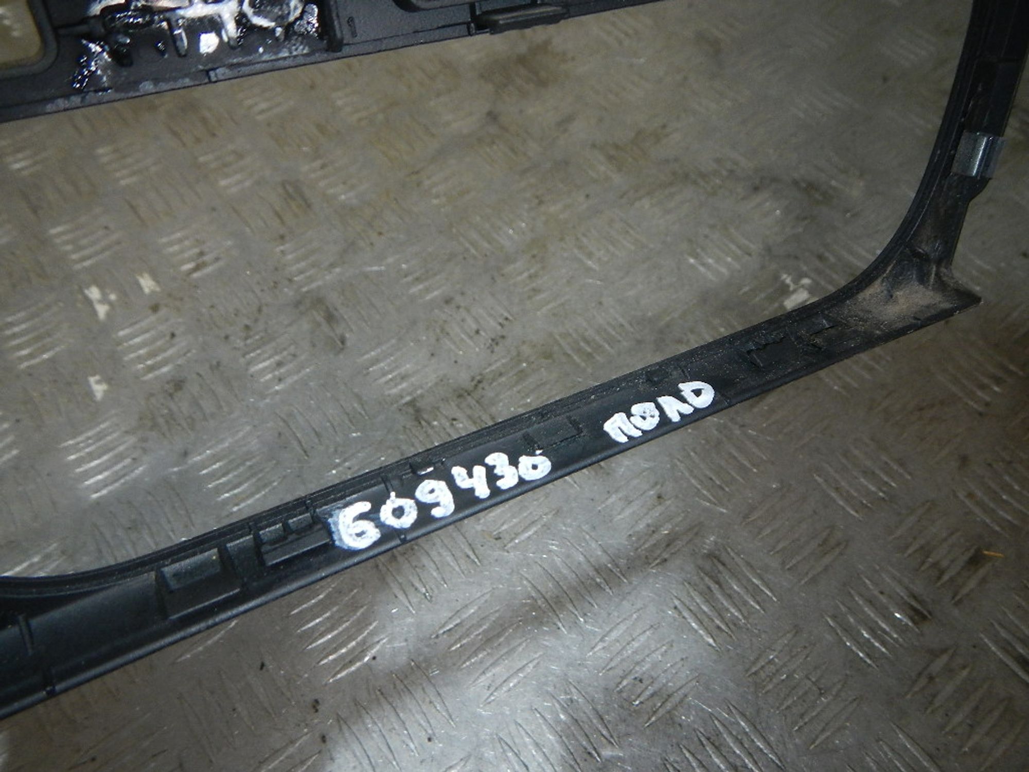 https://ycs.partsauto.market/partsauto-images/thmbs/b135e93f2d106a11df5e4386431c5e55/2730d256114f49d7ab5409209b804887/563a2bbe8d0aa77dcc8f5231be4f98cb.jpg