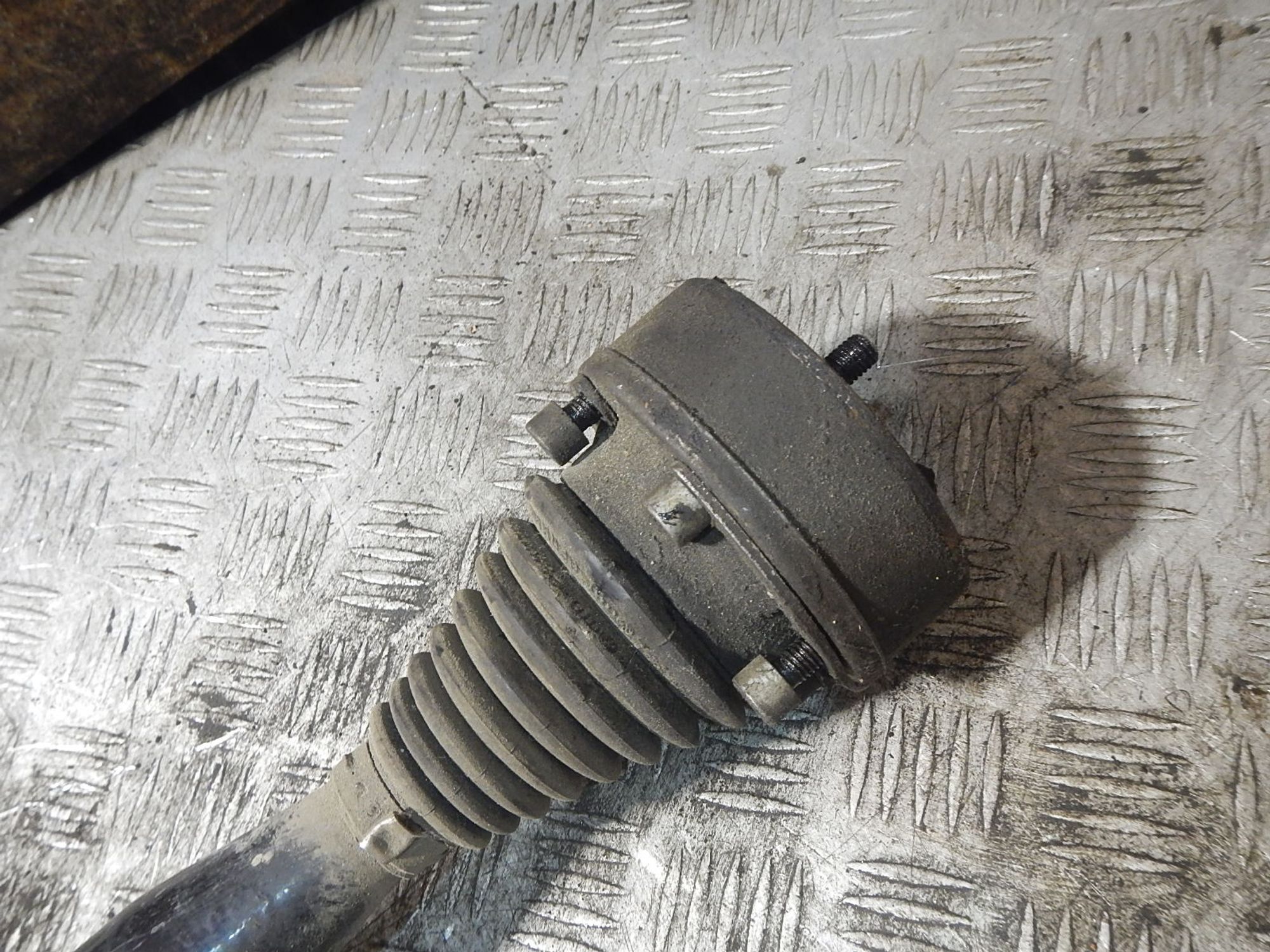 https://ycs.partsauto.market/partsauto-images/thmbs/b135e93f2d106a11df5e4386431c5e55/29f3950a05caf00b733d9a5d3d3b58fe/533aee7f181febe143dcbeb9964bef60.jpg