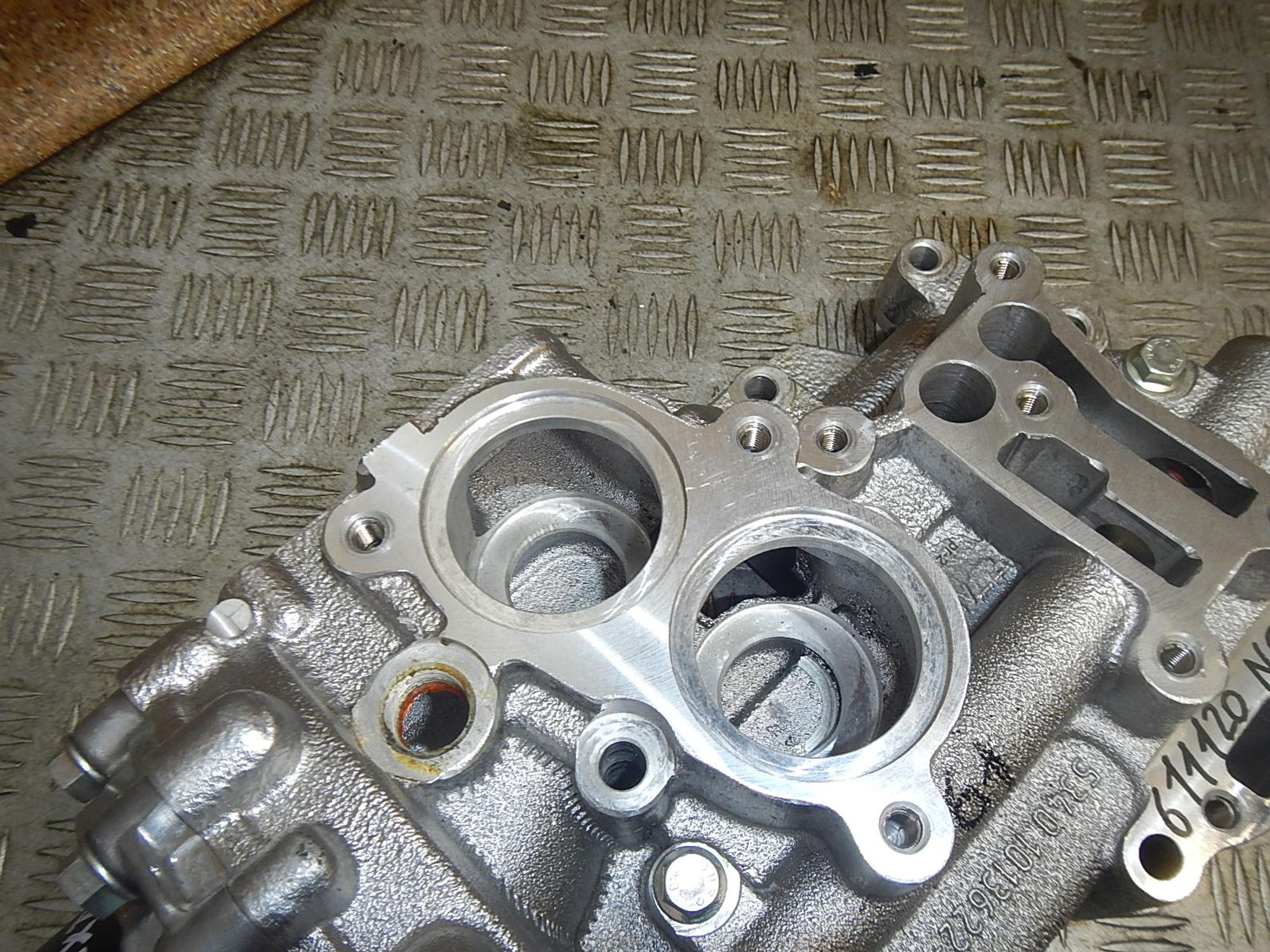 https://ycs.partsauto.market/partsauto-images/thmbs/b135e93f2d106a11df5e4386431c5e55/2aac8e6b265d629f650f2227b662b6ad/649614706c073a27fcfdfa17867d2ecd.jpg
