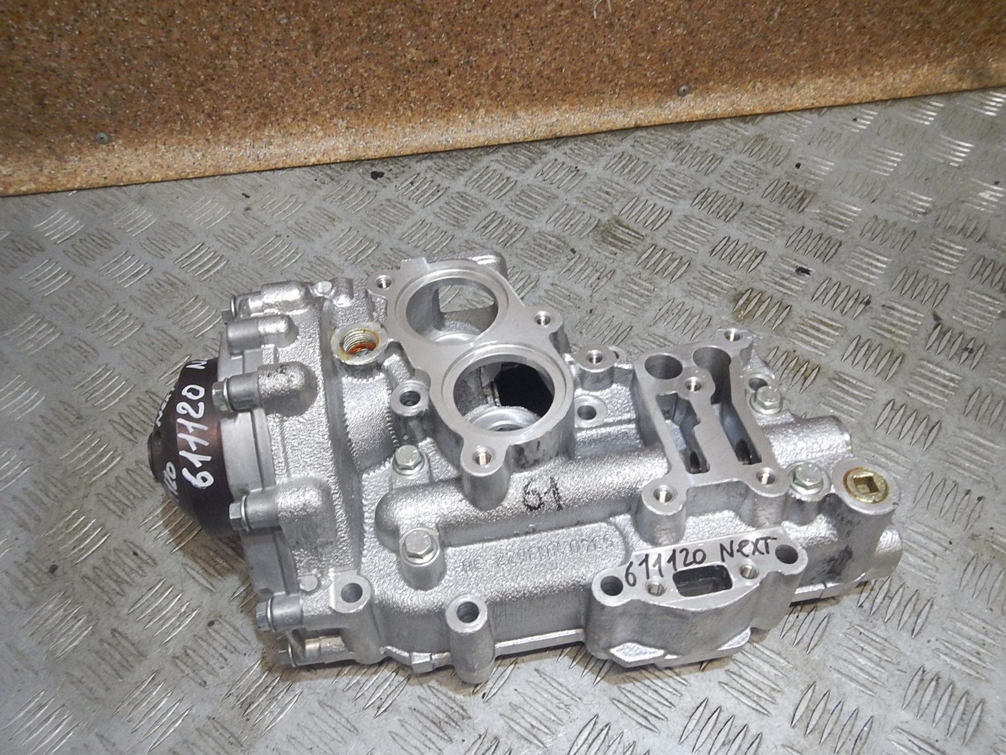 https://ycs.partsauto.market/partsauto-images/thmbs/b135e93f2d106a11df5e4386431c5e55/2aac8e6b265d629f650f2227b662b6ad/f66cb700adb8577ab1a8c2b84408027f.jpg