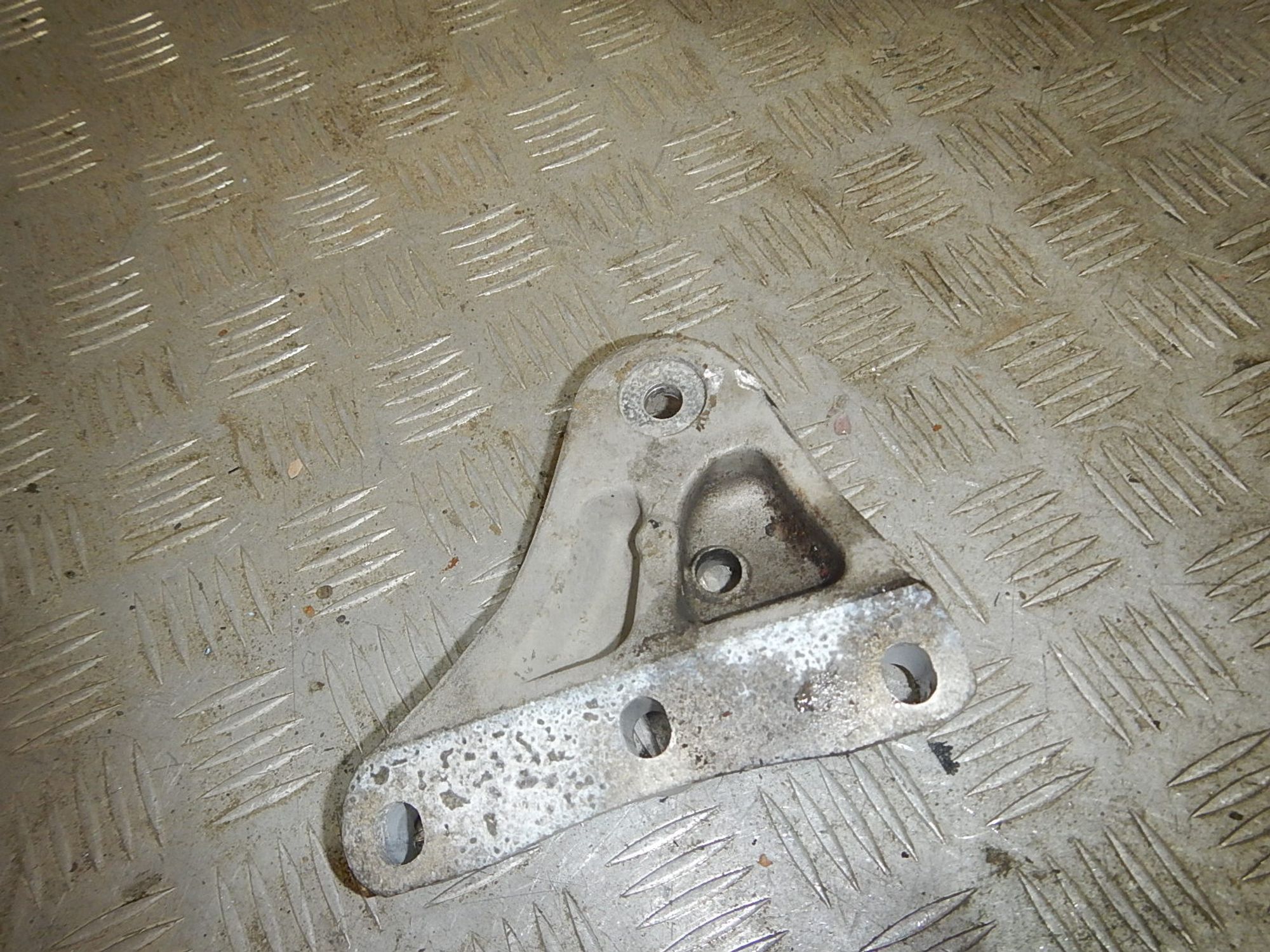 https://ycs.partsauto.market/partsauto-images/thmbs/b135e93f2d106a11df5e4386431c5e55/2c2e2c99bf385207115dd4471ffcc3f1/f4c02c079d97acf603b74665ca1d1372.jpg