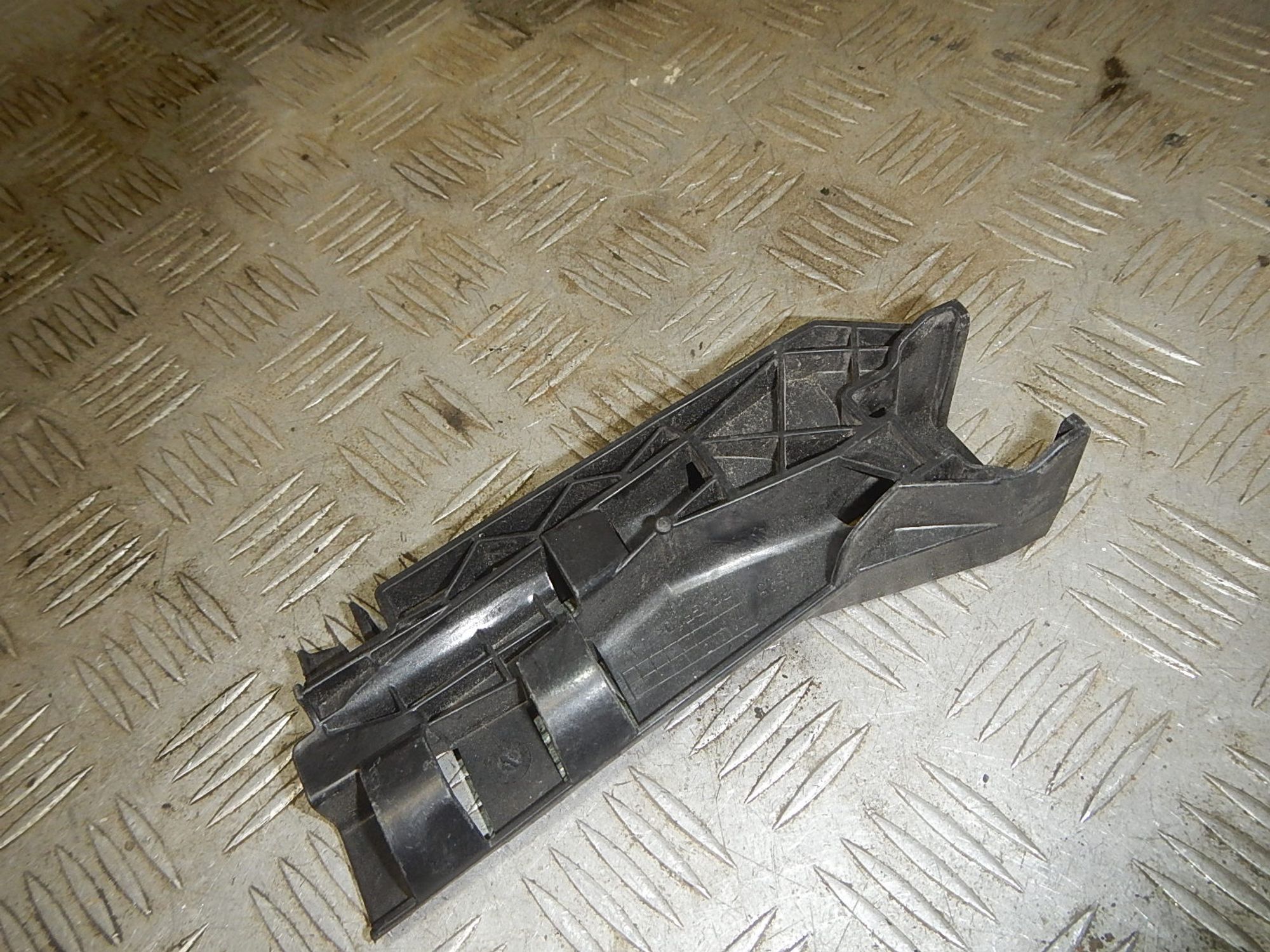 https://ycs.partsauto.market/partsauto-images/thmbs/b135e93f2d106a11df5e4386431c5e55/2e0e4bcc61dd097822bf3d573323ba41/6bc19c7b5d7eedd2fa502759b298ca4c.jpg