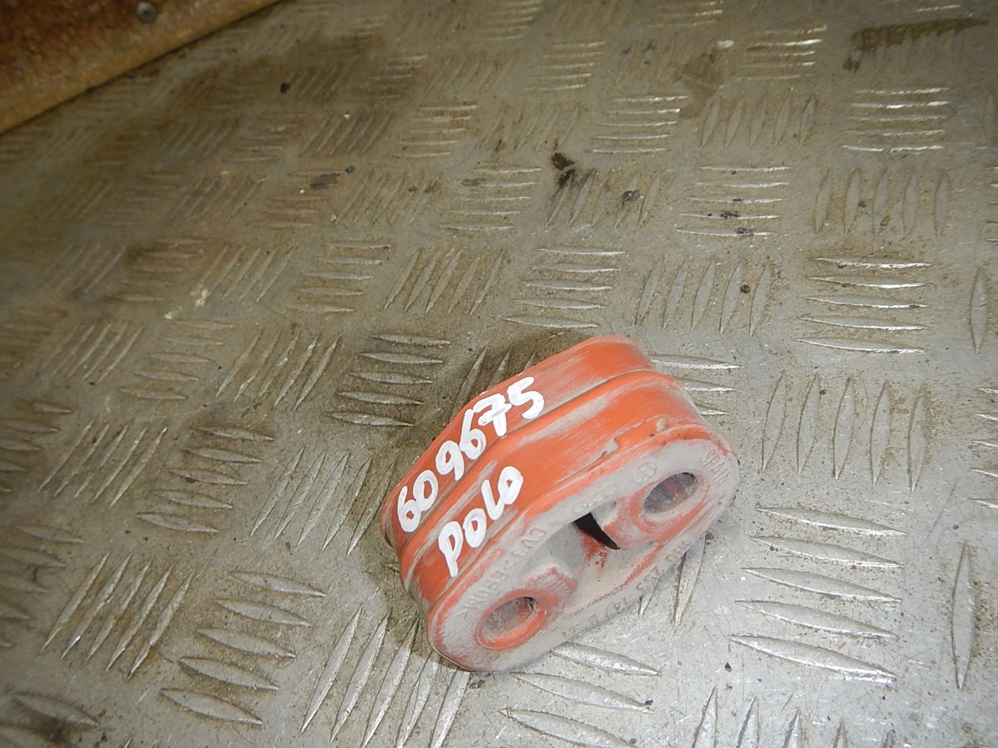 https://ycs.partsauto.market/partsauto-images/thmbs/b135e93f2d106a11df5e4386431c5e55/2f0f28fb242695b0c113cea8babdeb7d/e7a2a1c2d24bd0bd66fc5bc80a20a282.jpg