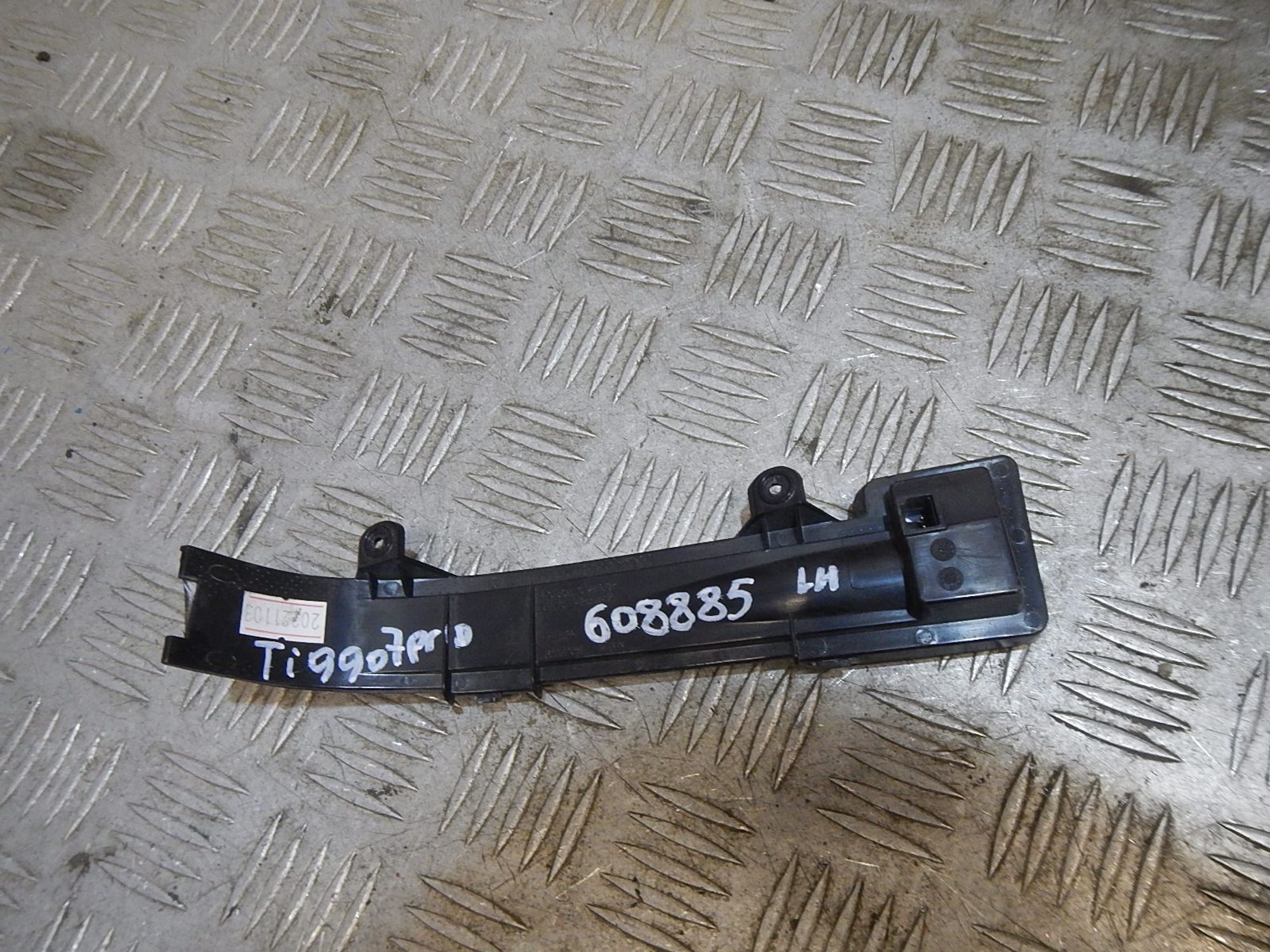https://ycs.partsauto.market/partsauto-images/thmbs/b135e93f2d106a11df5e4386431c5e55/3574c34bbd524b6867c841621410f97e/760849bd87f9fccccf770d13a68ce62a.jpg