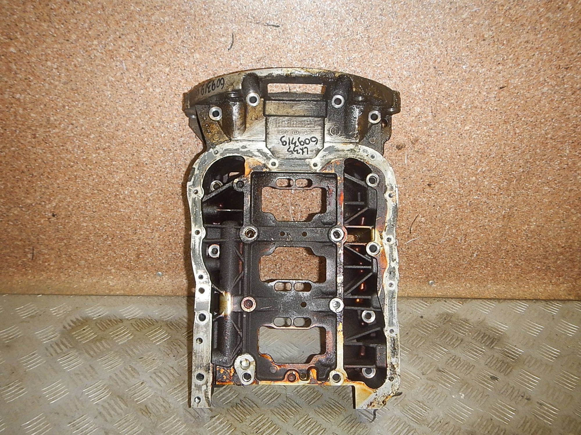 https://ycs.partsauto.market/partsauto-images/thmbs/b135e93f2d106a11df5e4386431c5e55/385b47864bcd381a295f11217dfbe0a2/a57682f686c1081b0da861d27de040c0.jpg