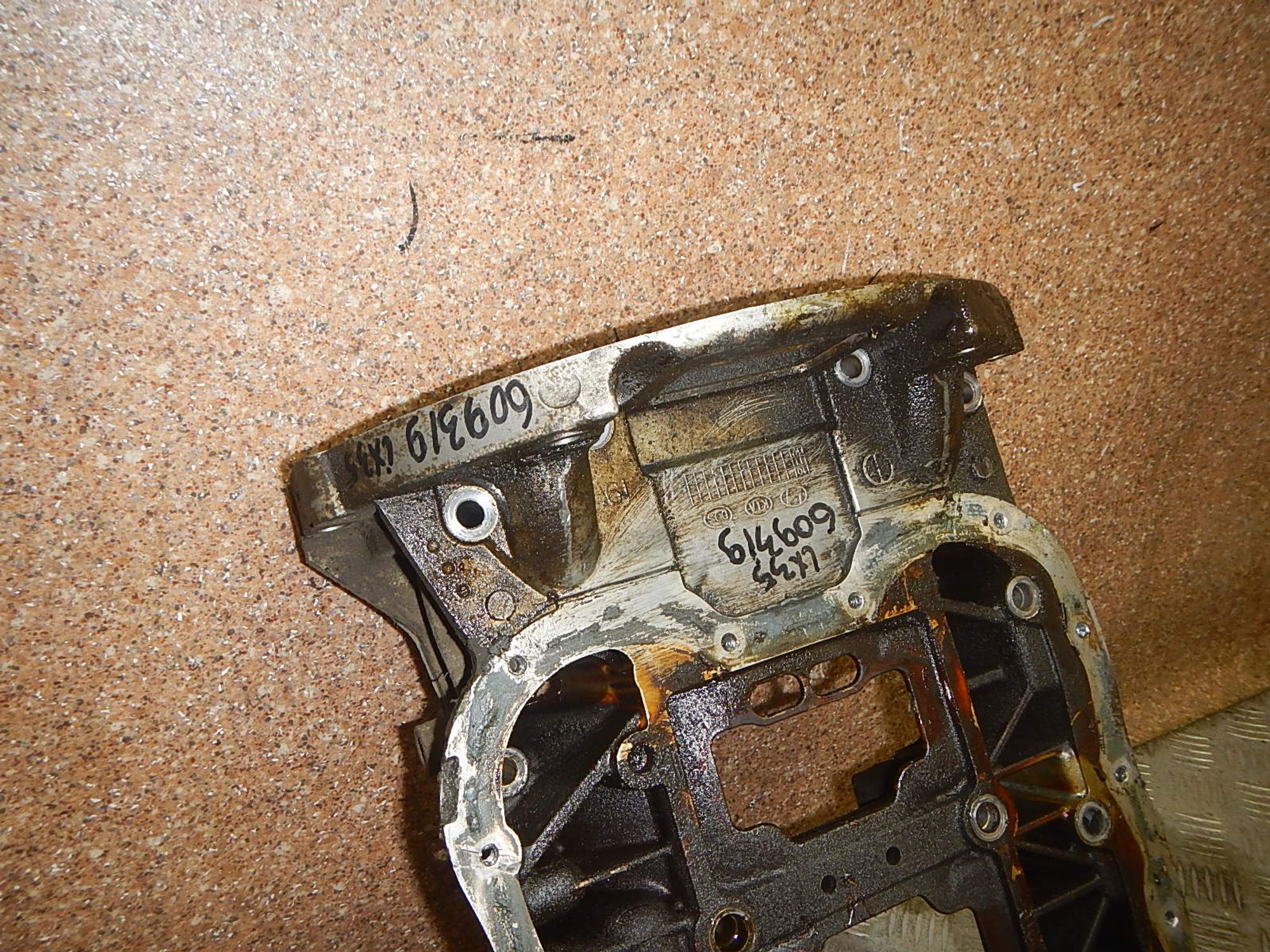 https://ycs.partsauto.market/partsauto-images/thmbs/b135e93f2d106a11df5e4386431c5e55/385b47864bcd381a295f11217dfbe0a2/adfdbabb7e94c219488d66452c59c35d.jpg