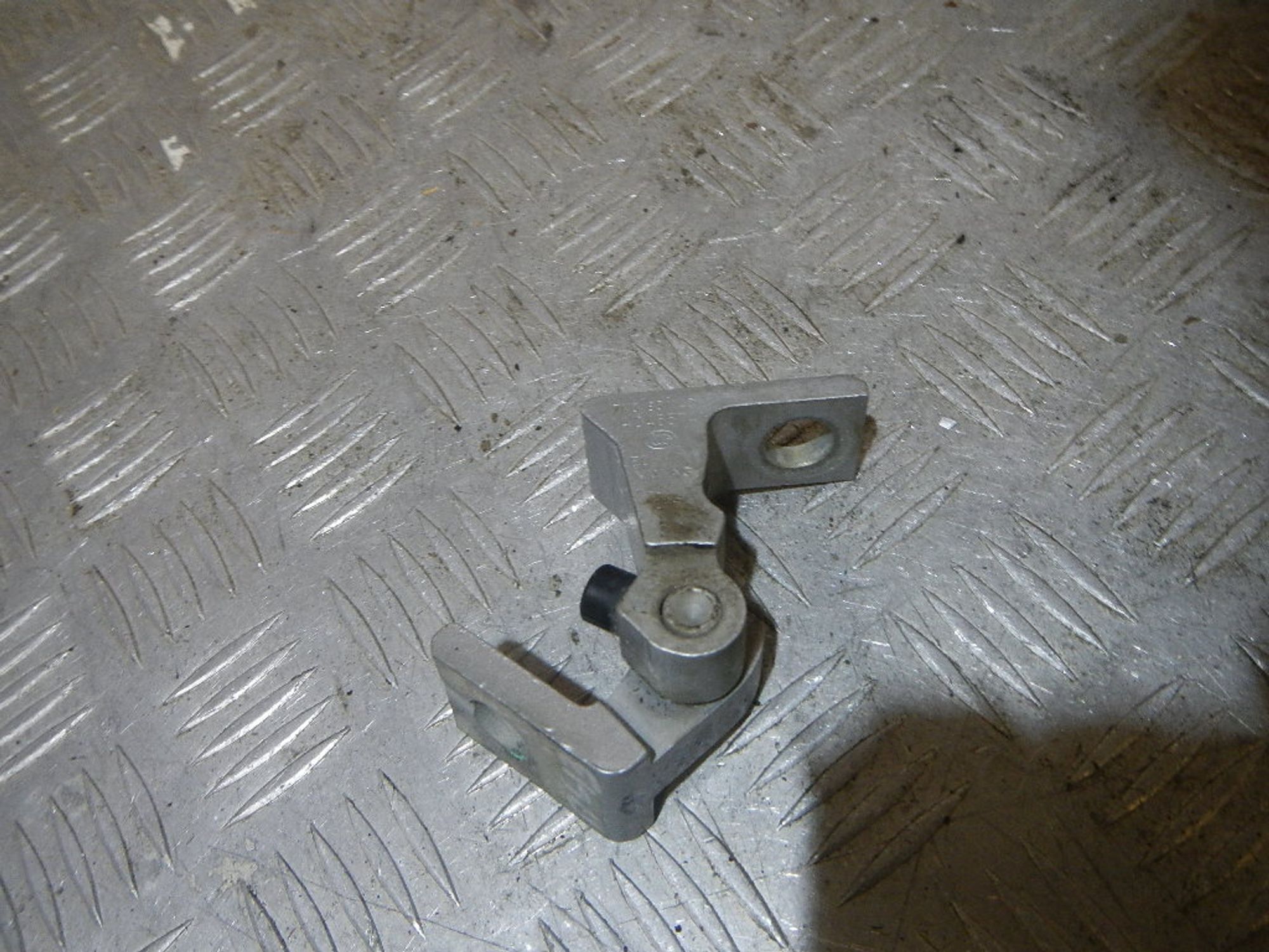 https://ycs.partsauto.market/partsauto-images/thmbs/b135e93f2d106a11df5e4386431c5e55/3f8e885a3566797a3d3df407c0fb7c46/56fc22a93c05d5e91095444af59ef7ca.jpg