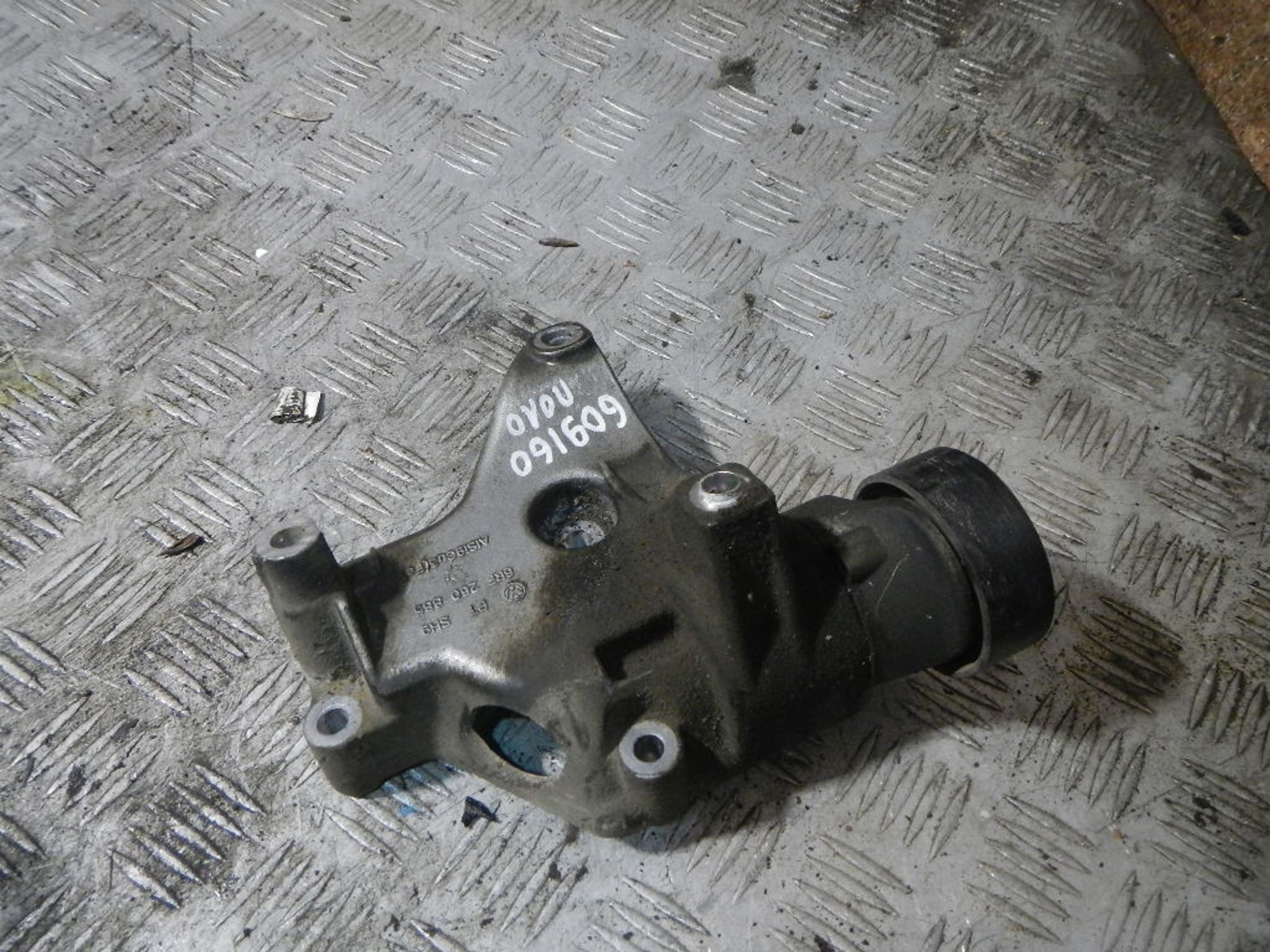 https://ycs.partsauto.market/partsauto-images/thmbs/b135e93f2d106a11df5e4386431c5e55/4de6cf9239f5c0a3a8152fe4ad526e1f/2fa5ce9fc42cb5f3619329e372ab7cf6.jpg