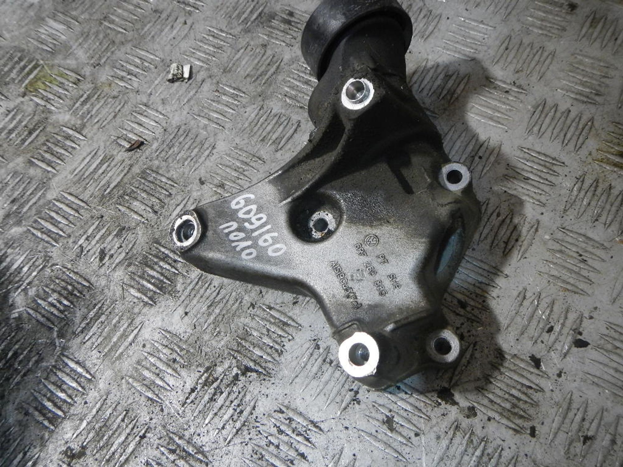 https://ycs.partsauto.market/partsauto-images/thmbs/b135e93f2d106a11df5e4386431c5e55/4de6cf9239f5c0a3a8152fe4ad526e1f/5e9f34db3553ecc2cdb978d5bdac84d3.jpg