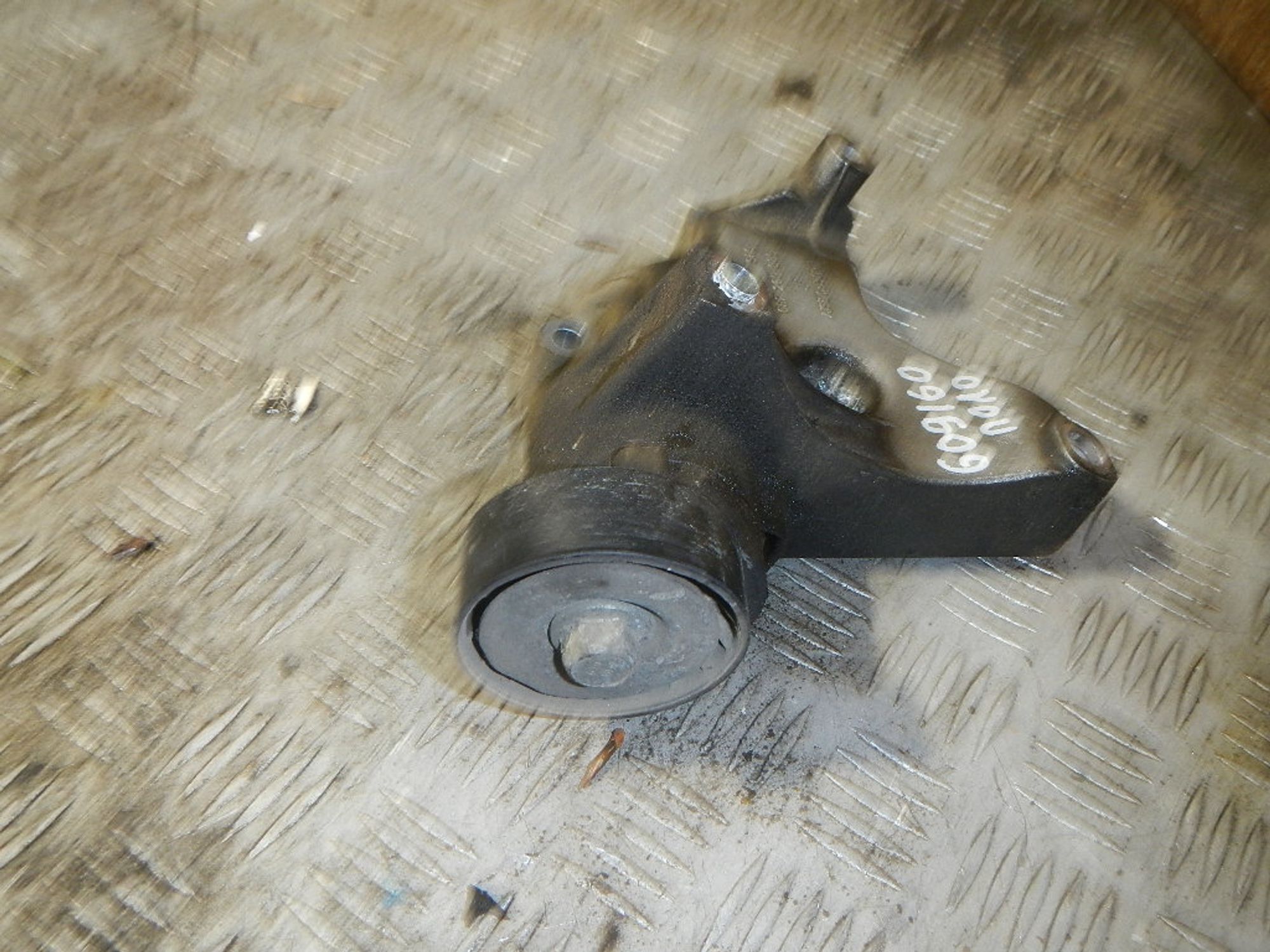 https://ycs.partsauto.market/partsauto-images/thmbs/b135e93f2d106a11df5e4386431c5e55/4de6cf9239f5c0a3a8152fe4ad526e1f/8f8b38608cb659fcd0725b6b2840a8c5.jpg