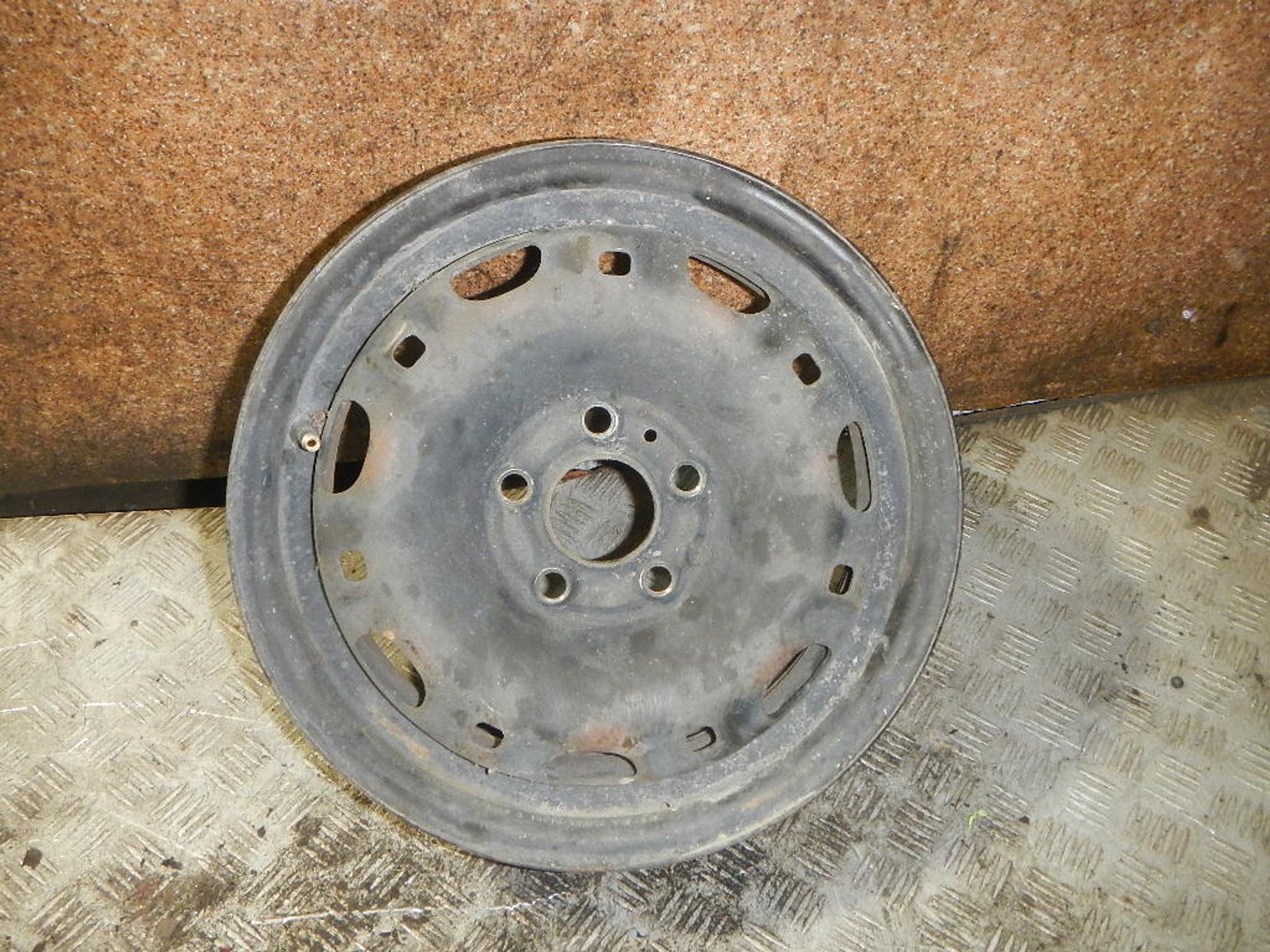https://ycs.partsauto.market/partsauto-images/thmbs/b135e93f2d106a11df5e4386431c5e55/504c62daf469c62334e7dec1168c5265/63cc5e6aafd8325f77f2fea402ef22f9.jpg