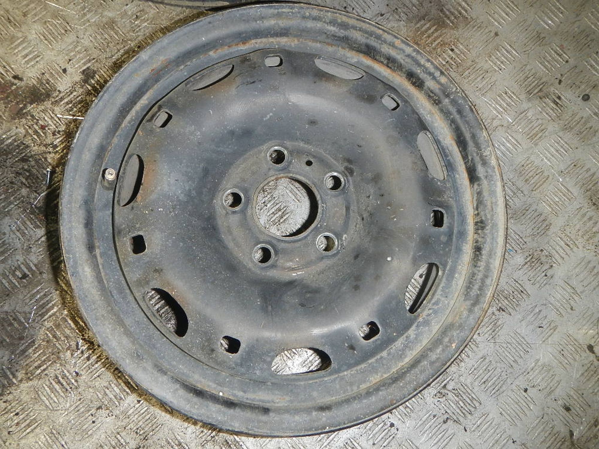 https://ycs.partsauto.market/partsauto-images/thmbs/b135e93f2d106a11df5e4386431c5e55/504c62daf469c62334e7dec1168c5265/b67d83b1530b0210a89f4f9aa0909817.jpg