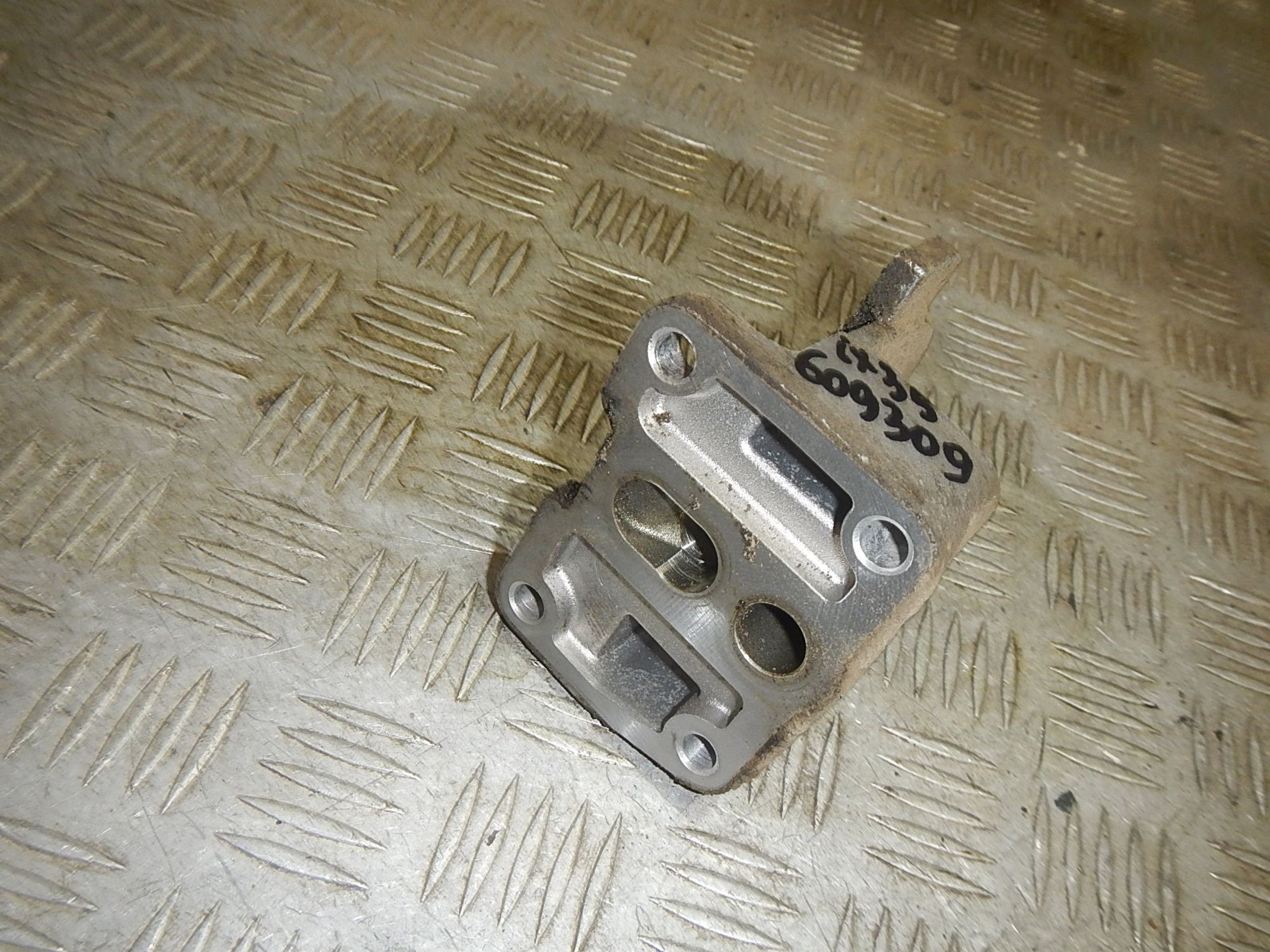 https://ycs.partsauto.market/partsauto-images/thmbs/b135e93f2d106a11df5e4386431c5e55/53ae2f20c442a500696873f05d0abb16/cd164a7cdbe0fbc235697c4db959d867.jpg