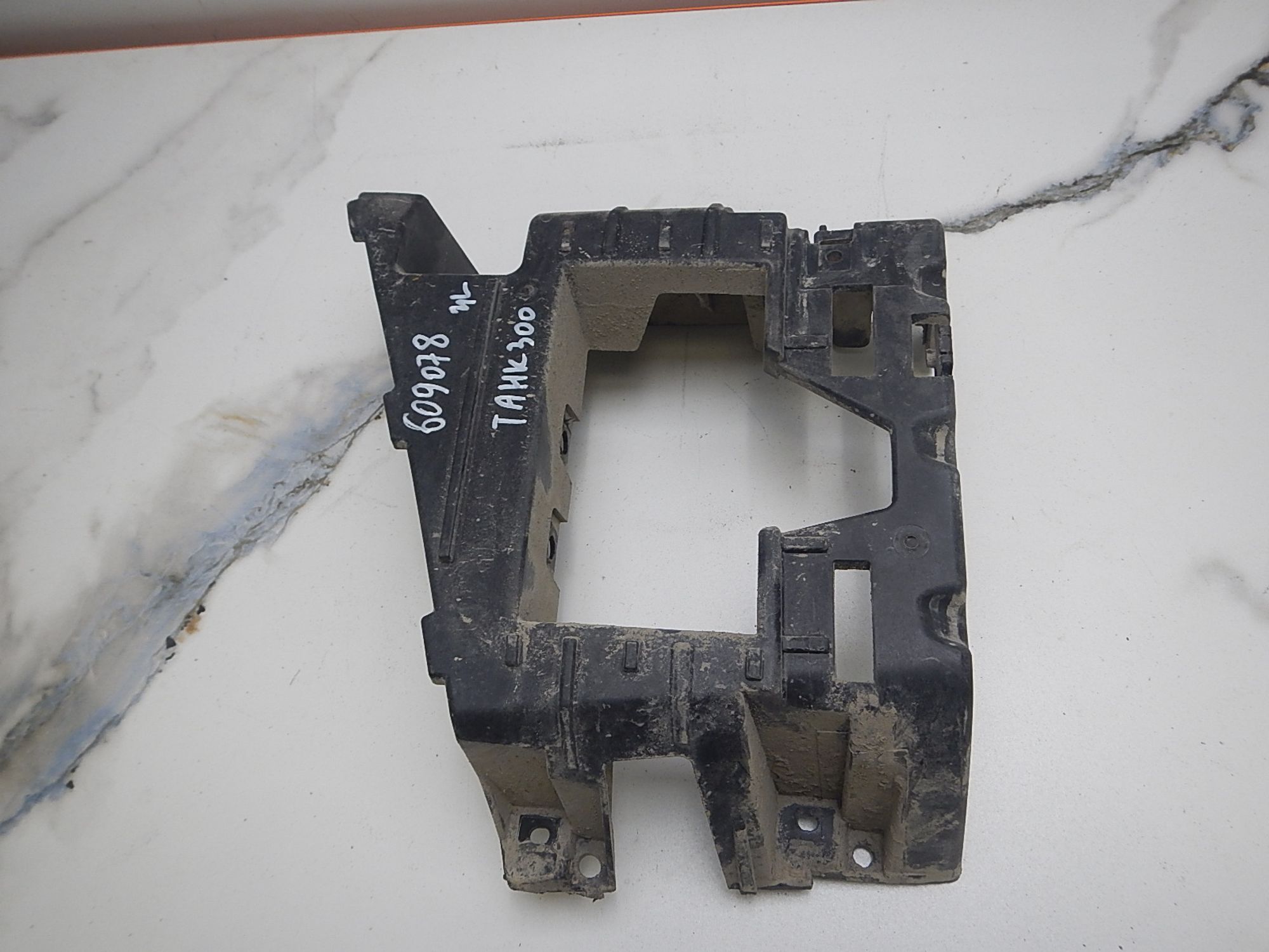 https://ycs.partsauto.market/partsauto-images/thmbs/b135e93f2d106a11df5e4386431c5e55/563a88fe71be7fd828b58ad75f8557c4/d960d7d5ee8fc0f7892eda322590791d.jpg