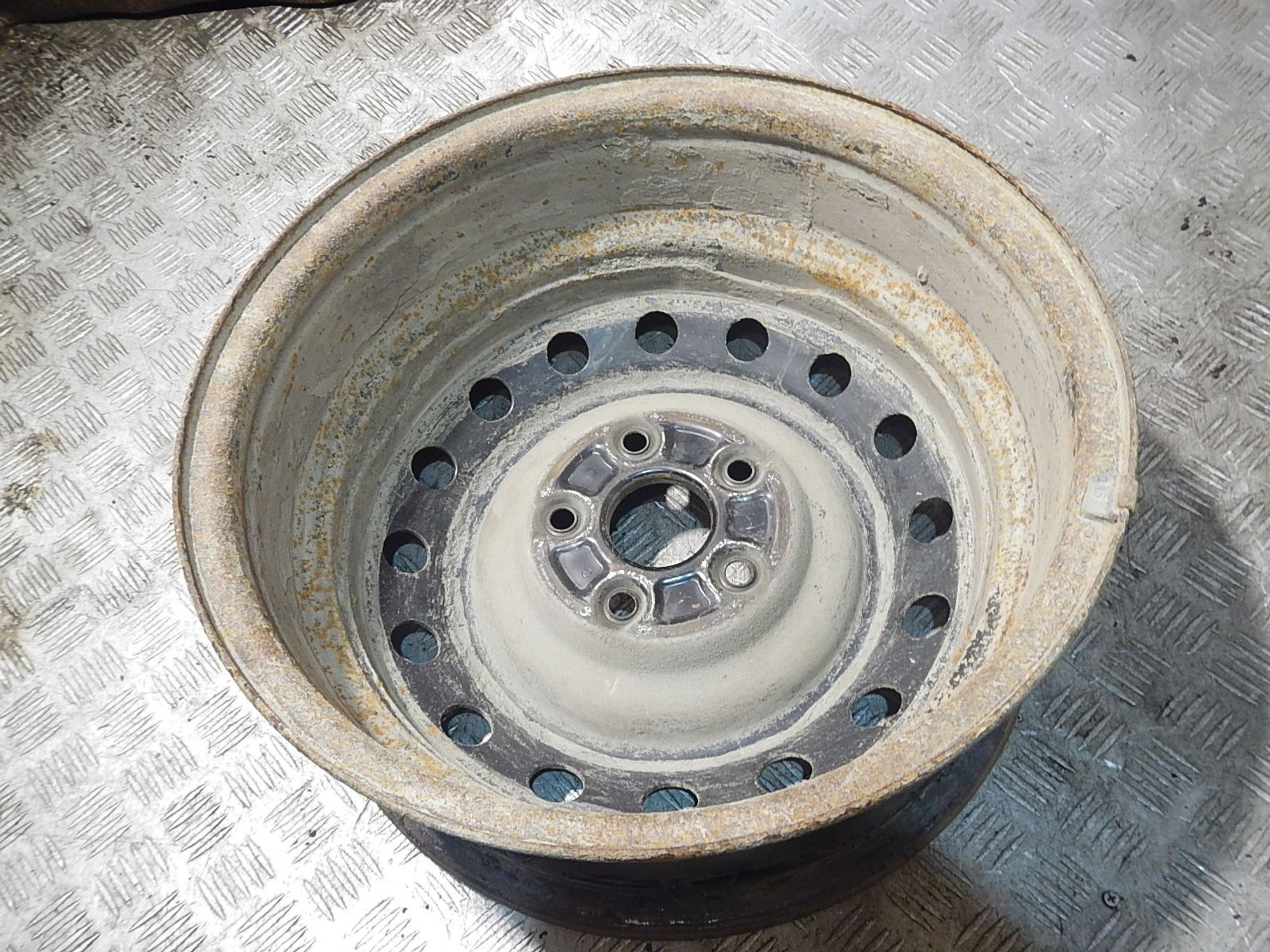 https://ycs.partsauto.market/partsauto-images/thmbs/b135e93f2d106a11df5e4386431c5e55/566ace4e30b1cde8618d82fc746b4515/d39c362eaf58316a1831f2888ff48d8a.jpg