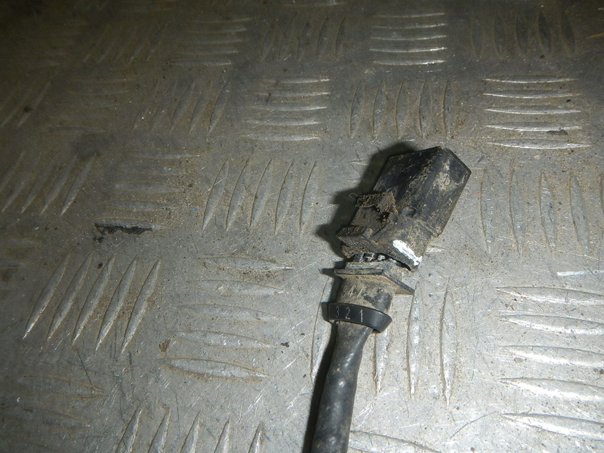 https://ycs.partsauto.market/partsauto-images/thmbs/b135e93f2d106a11df5e4386431c5e55/56b2d1ce349fc31fbc3601d7af41c085/021018157b45a184be39a01ab6ec822e.jpg