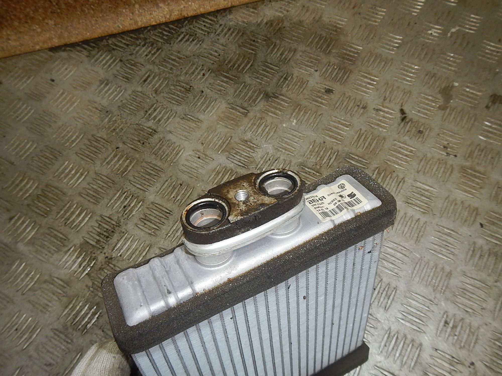 https://ycs.partsauto.market/partsauto-images/thmbs/b135e93f2d106a11df5e4386431c5e55/56cbdcca7bb5bafedc94dadeb5dddd7b/84afb73e15c08b7db67f71b6d1fbb958.jpg