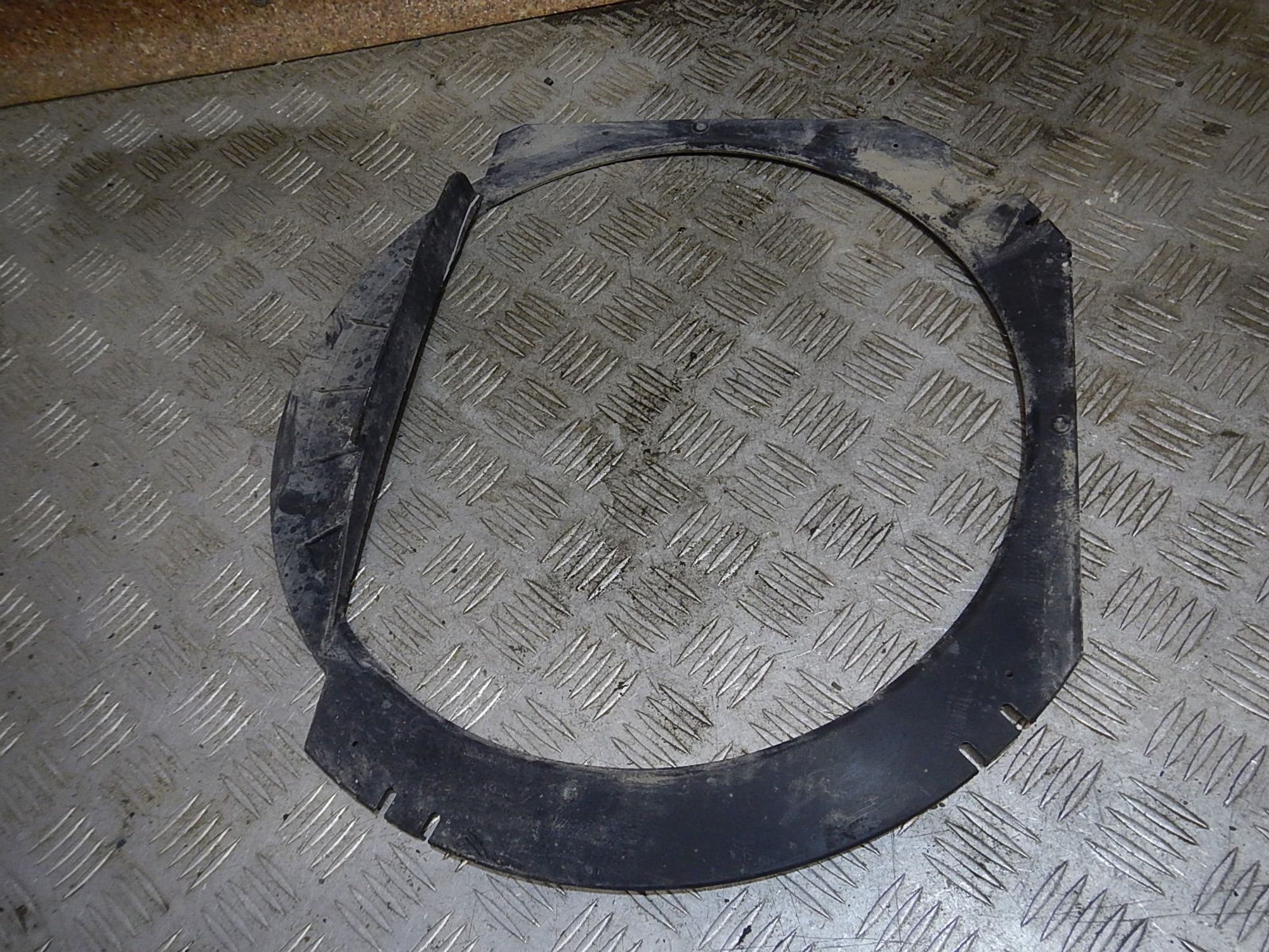 https://ycs.partsauto.market/partsauto-images/thmbs/b135e93f2d106a11df5e4386431c5e55/5a2a6fdc0f05de02310bcae77631c896/984cdf8fa365dcbd897d7e0a32922fdc.jpg