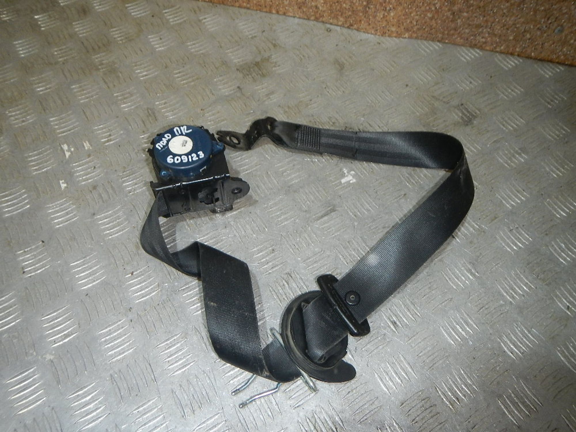 https://ycs.partsauto.market/partsauto-images/thmbs/b135e93f2d106a11df5e4386431c5e55/5ad16f6629b90da6d9f01ebf297a0a1c/5dc3f430efcc80f2fd8c9965ba297847.jpg