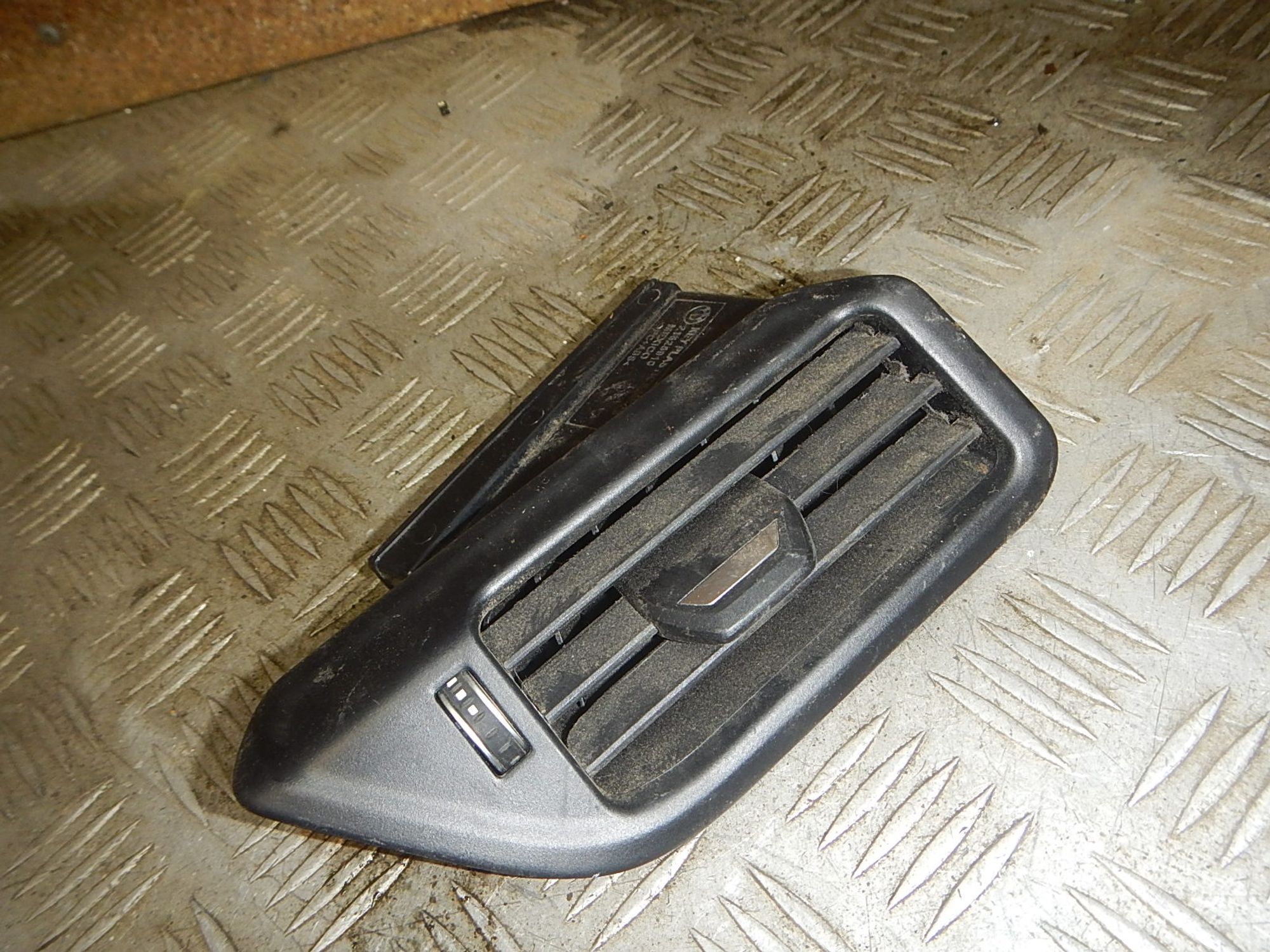 https://ycs.partsauto.market/partsauto-images/thmbs/b135e93f2d106a11df5e4386431c5e55/5d43867ce5769442c30410a3684c933e/46c8198def109d8d1be1888b1a5ca7b5.jpg