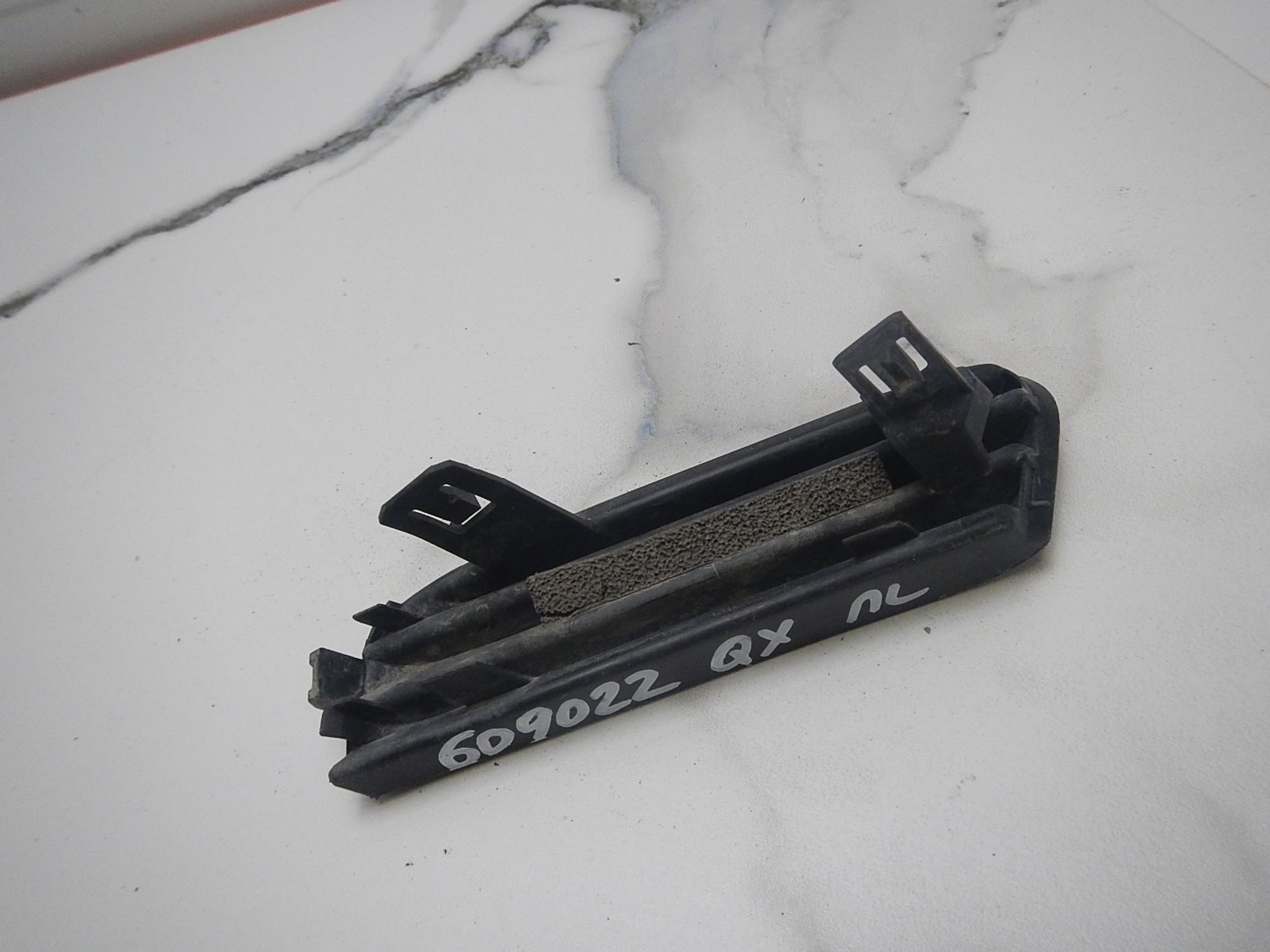 https://ycs.partsauto.market/partsauto-images/thmbs/b135e93f2d106a11df5e4386431c5e55/654210bf3afbfc9e1ecd7b019b53f9b1/83f4460c3fc77c0029f3dfa2a5d2ccaf.jpg
