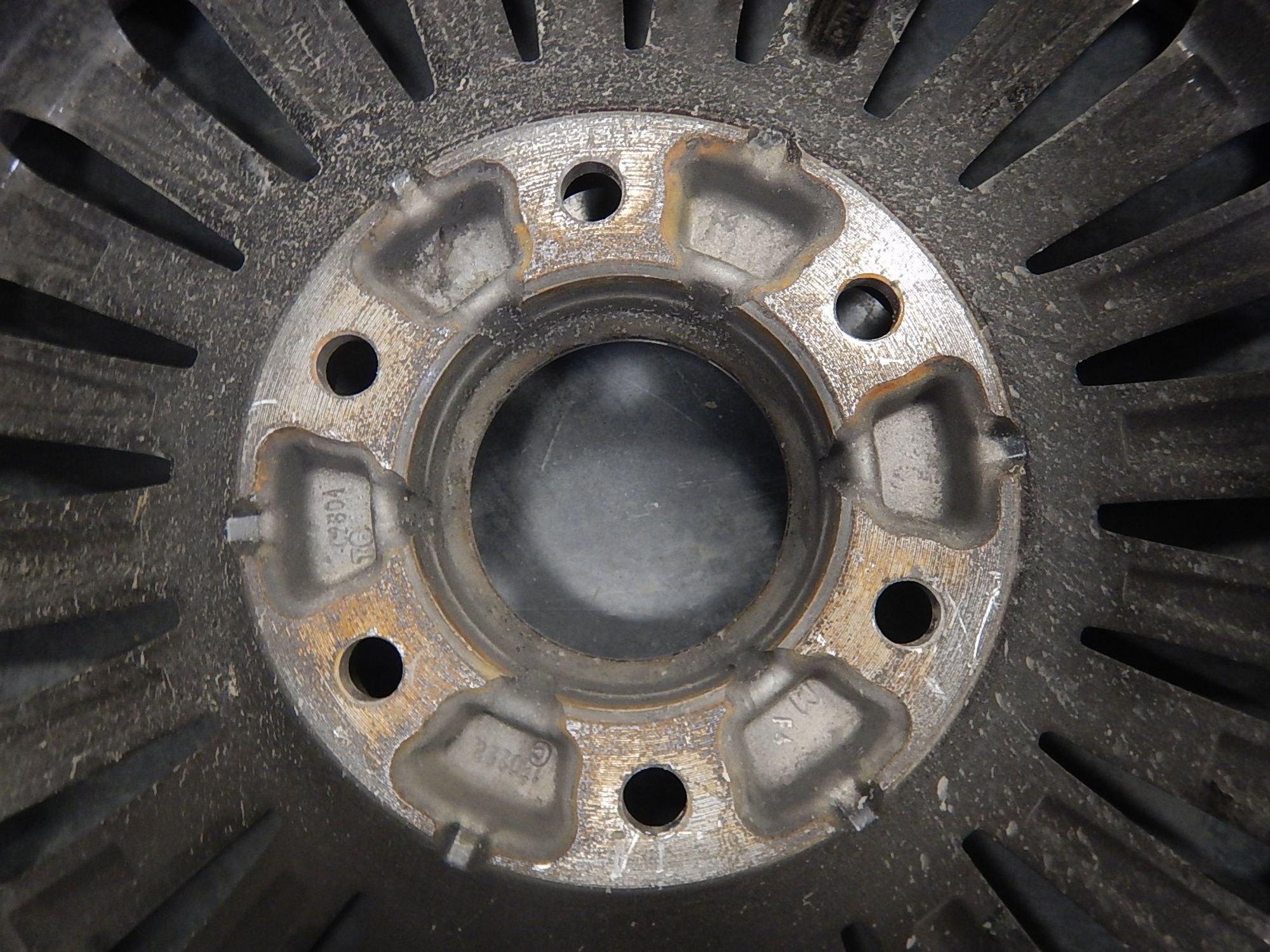 https://ycs.partsauto.market/partsauto-images/thmbs/b135e93f2d106a11df5e4386431c5e55/65fe805fed03f3ce286695a2b51c37a3/1ea4e47b940963a8d3950ce170778c92.jpg