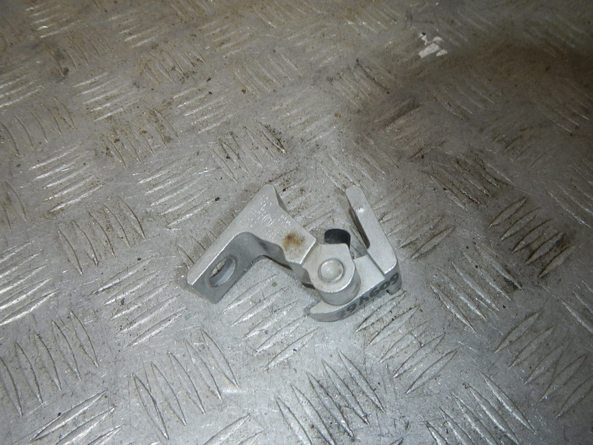 https://ycs.partsauto.market/partsauto-images/thmbs/b135e93f2d106a11df5e4386431c5e55/68455929c73353f24a6406f9c059dbc2/35ac7de09439853ffbc03065557a4588.jpg