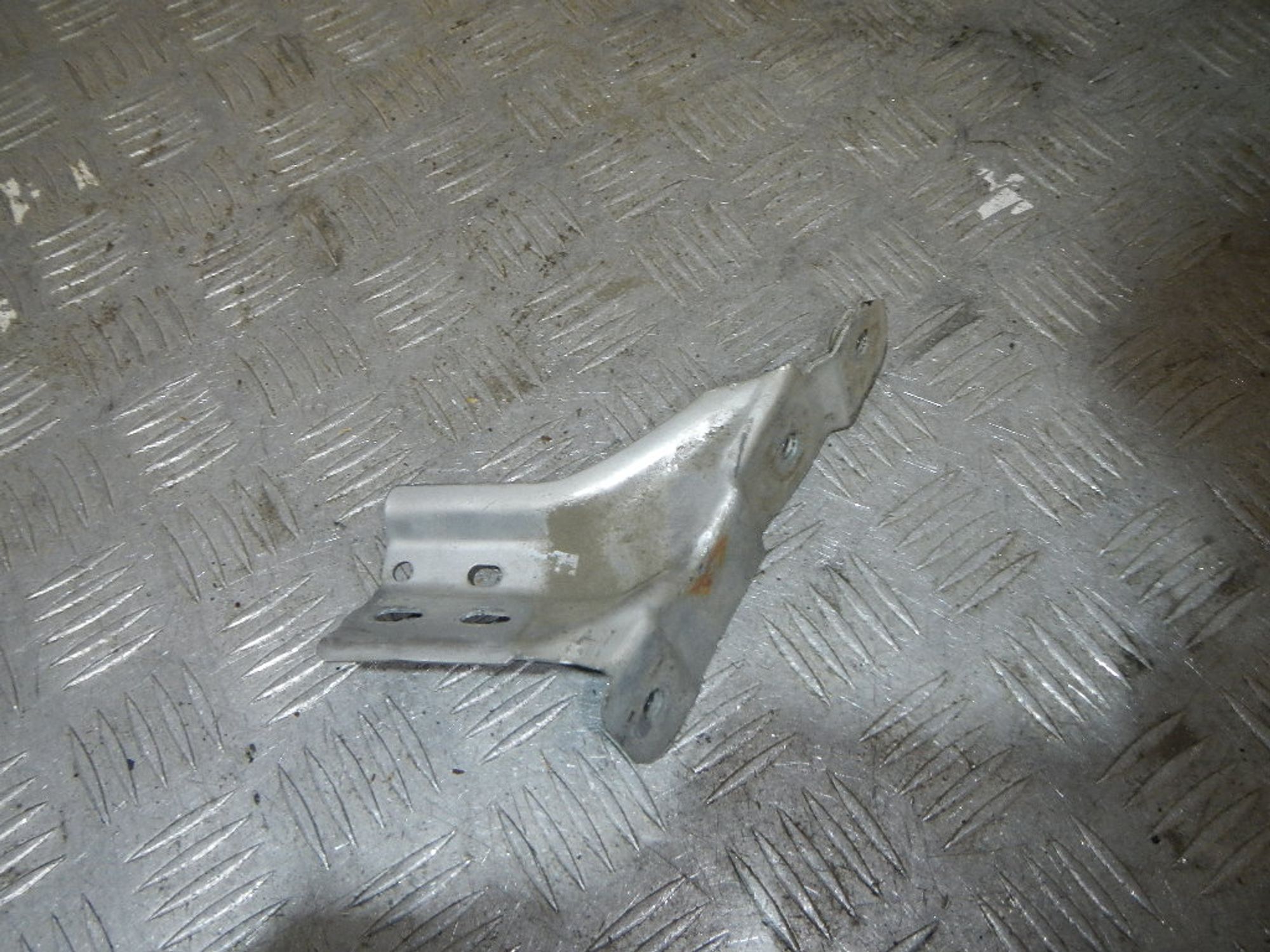 https://ycs.partsauto.market/partsauto-images/thmbs/b135e93f2d106a11df5e4386431c5e55/68beb2ce7bffdfb1eb71ef478cbfc662/ea0c517b6f7ee301ffd8d4a4c4e89917.jpg