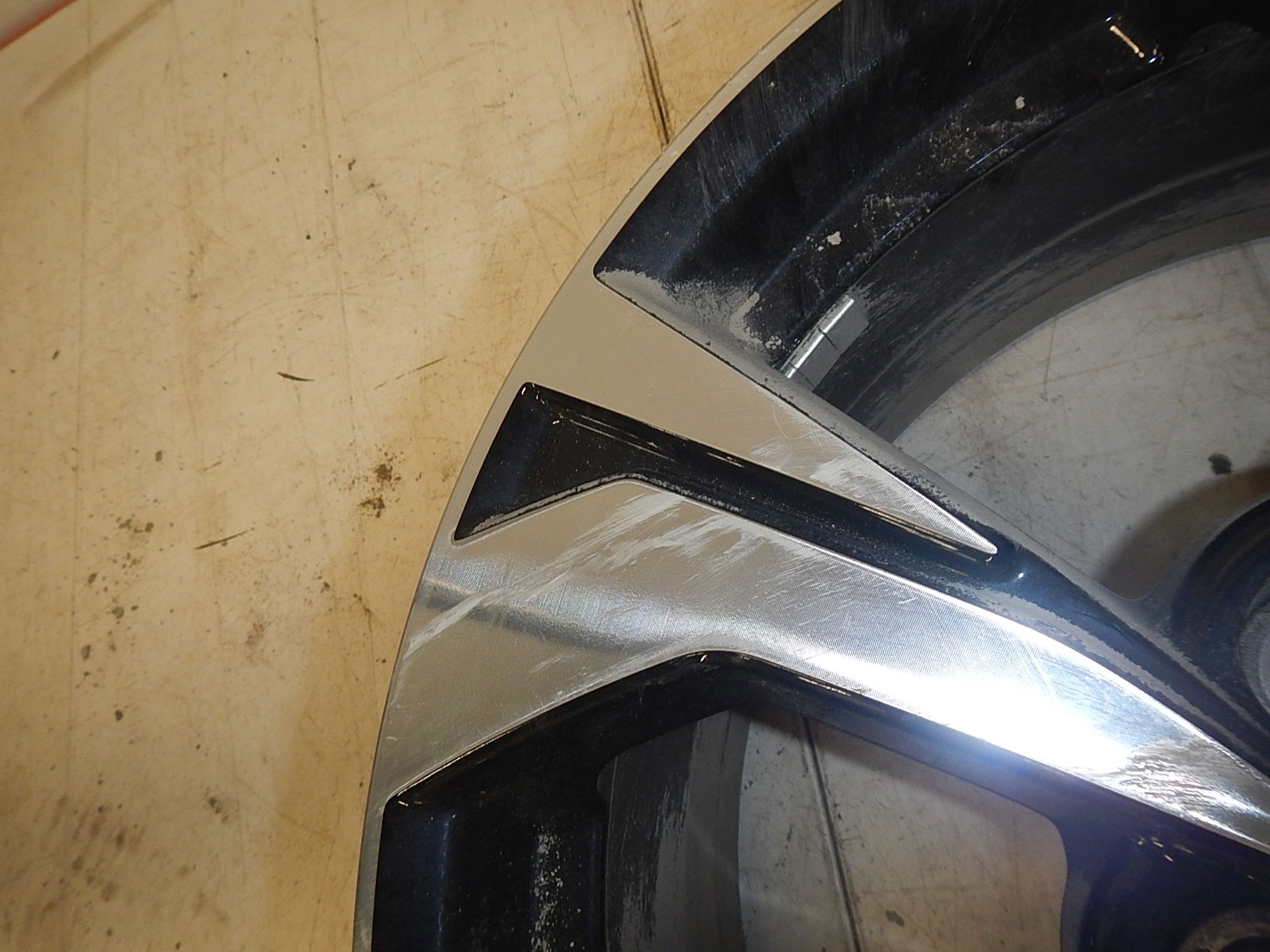 https://ycs.partsauto.market/partsauto-images/thmbs/b135e93f2d106a11df5e4386431c5e55/6a3a7850e5d4bc15a7aaf80ca593c243/8feeba40fce054928229f6ce9d0e4e1b.jpg