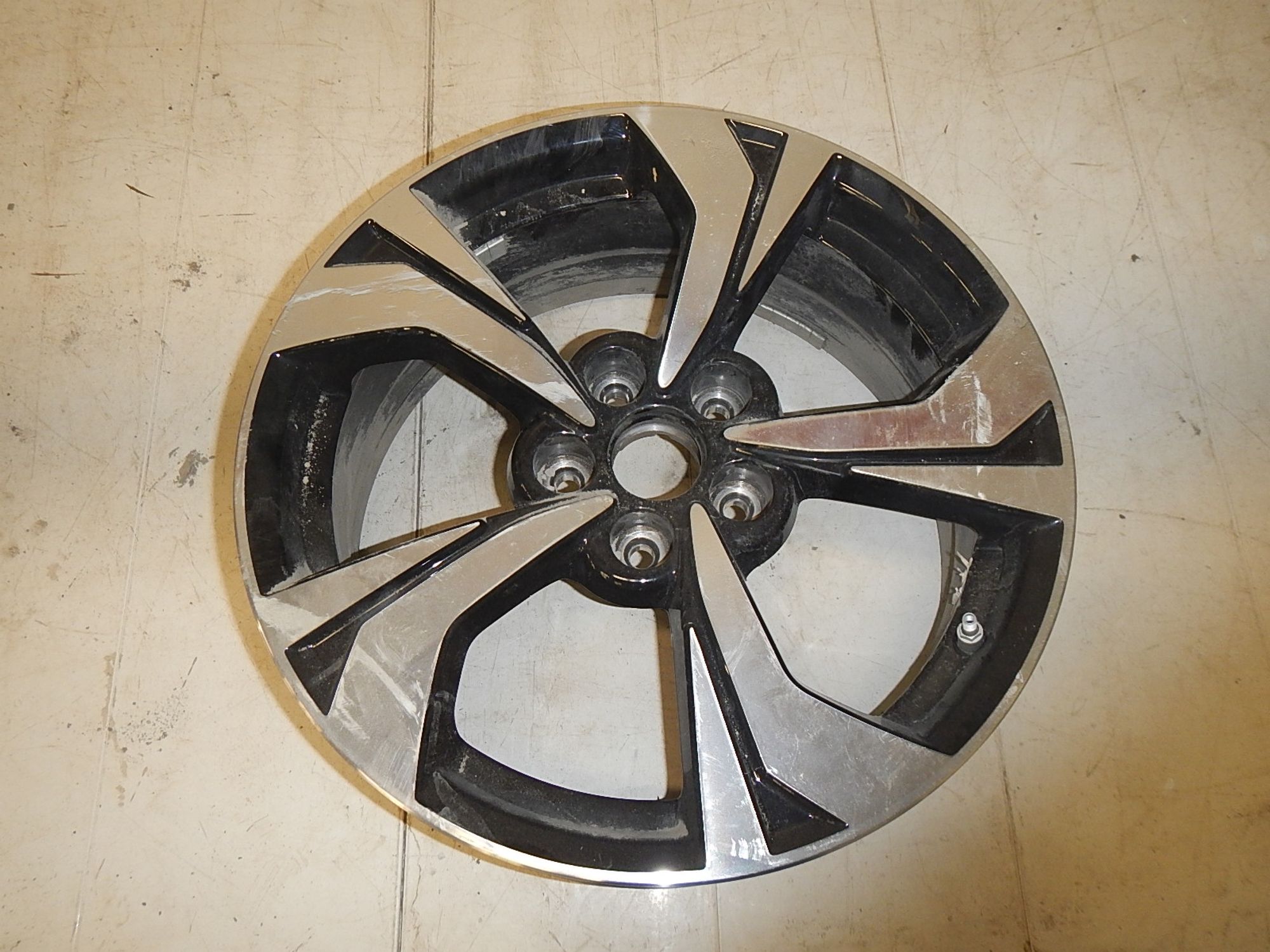 https://ycs.partsauto.market/partsauto-images/thmbs/b135e93f2d106a11df5e4386431c5e55/6a3a7850e5d4bc15a7aaf80ca593c243/de79507e39f9163d8ba429b69a72cda0.jpg