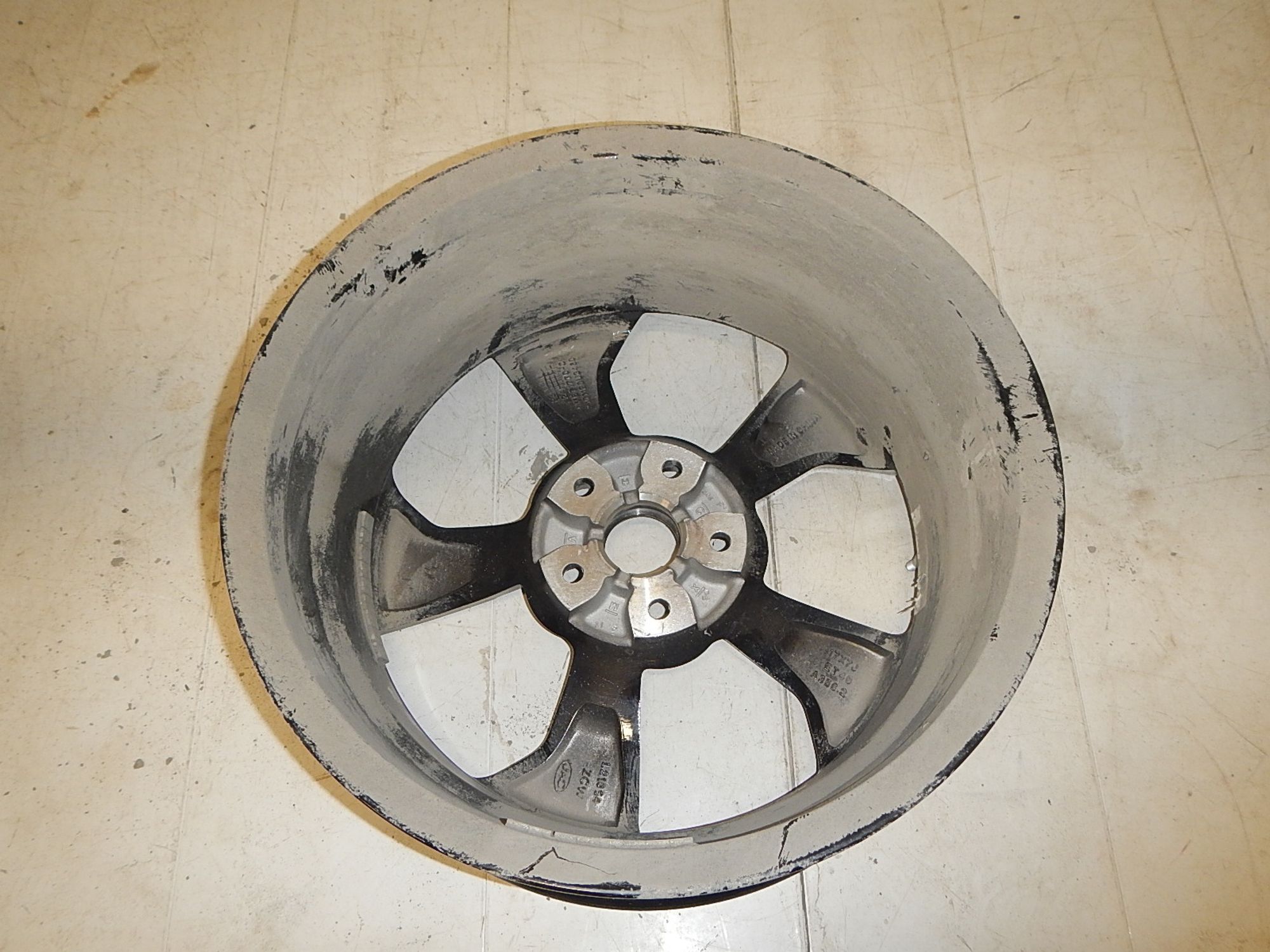 https://ycs.partsauto.market/partsauto-images/thmbs/b135e93f2d106a11df5e4386431c5e55/6a3a7850e5d4bc15a7aaf80ca593c243/ed479a2a088e55fd27e649458a865133.jpg