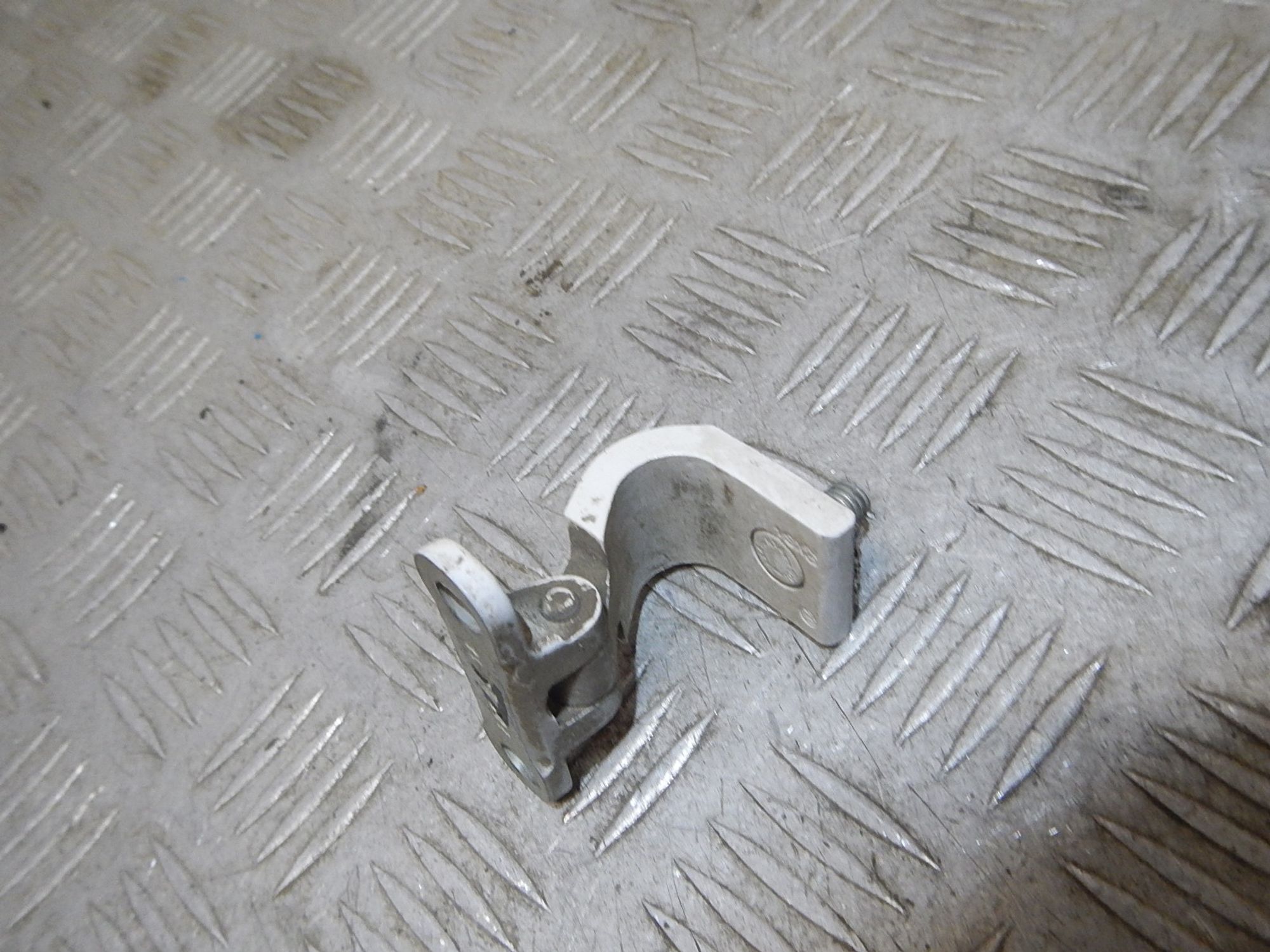 https://ycs.partsauto.market/partsauto-images/thmbs/b135e93f2d106a11df5e4386431c5e55/6ad2c276b9cebe1ae8302f00db688fc5/747b0351eb837936e06f3eb887771633.jpg
