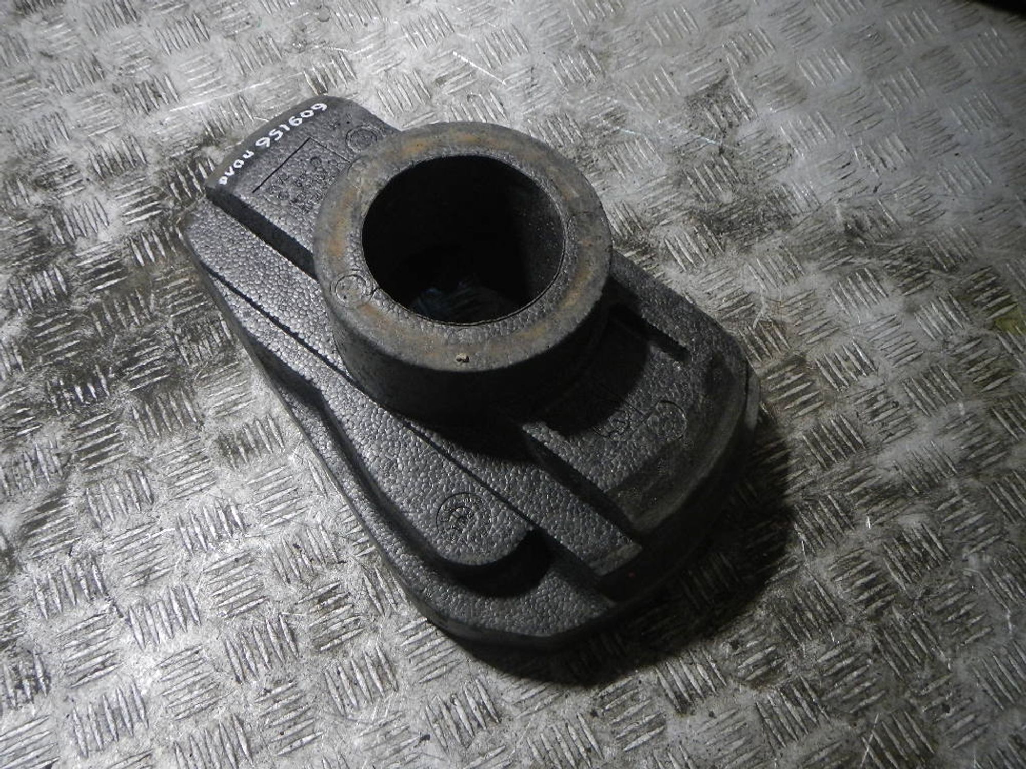 https://ycs.partsauto.market/partsauto-images/thmbs/b135e93f2d106a11df5e4386431c5e55/6b823e9aa23ee43eebc44b5768a21b35/3be27f5387a228103fcea42ca8e6af98.jpg