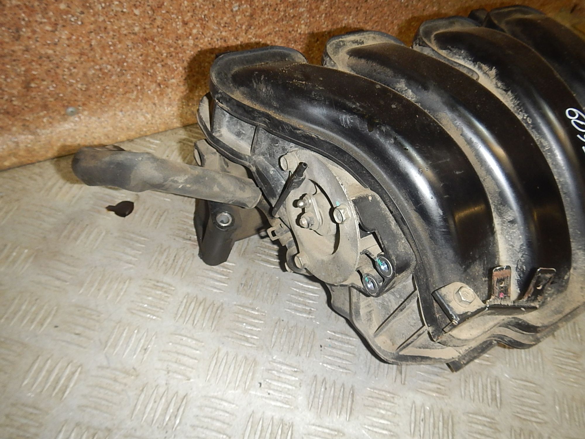 https://ycs.partsauto.market/partsauto-images/thmbs/b135e93f2d106a11df5e4386431c5e55/746f0fa743459bb8b5d449700fdfa967/159468643a418870feb363de9ec3f6b4.jpg