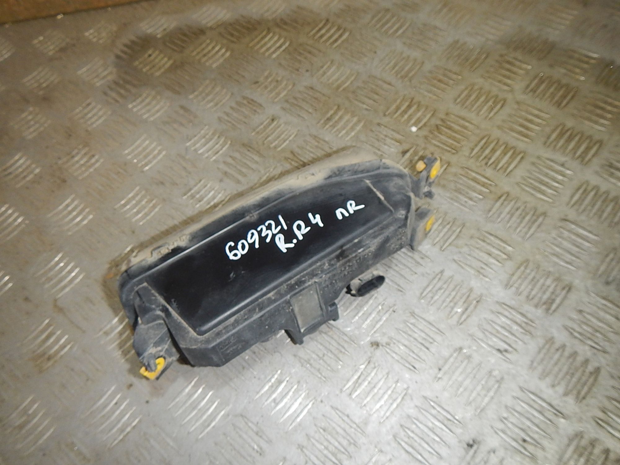 https://ycs.partsauto.market/partsauto-images/thmbs/b135e93f2d106a11df5e4386431c5e55/76aff867d469ab3c58e934ffa77e529e/f62835cd9bded1dde54485d98ecc9324.jpg