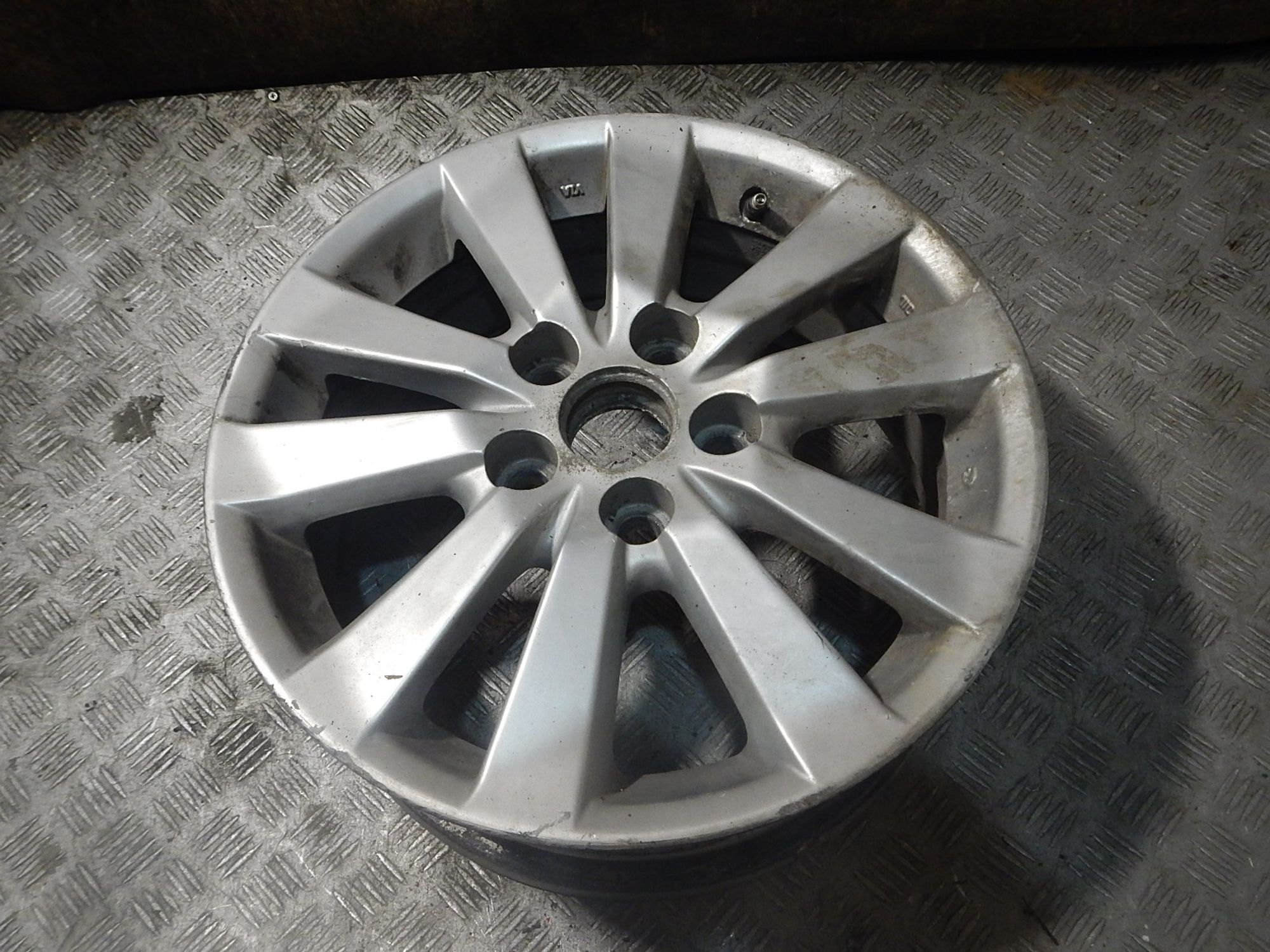 https://ycs.partsauto.market/partsauto-images/thmbs/b135e93f2d106a11df5e4386431c5e55/7e6cd722914e9328beedeeadc0ff9ff7/15b3f4a937ce7a71482ff4bed39cb204.jpg